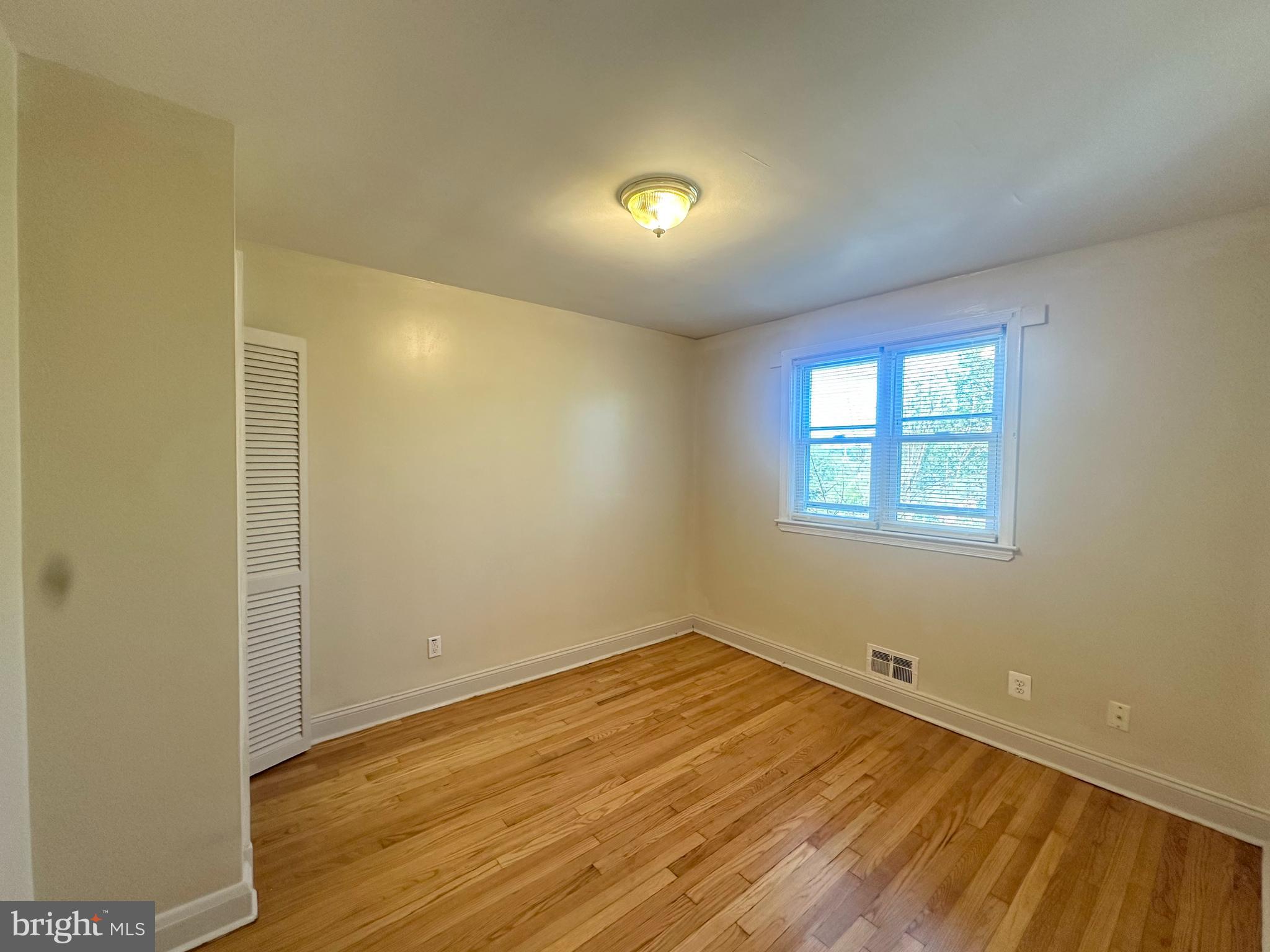HILLENDALE - Residential Lease