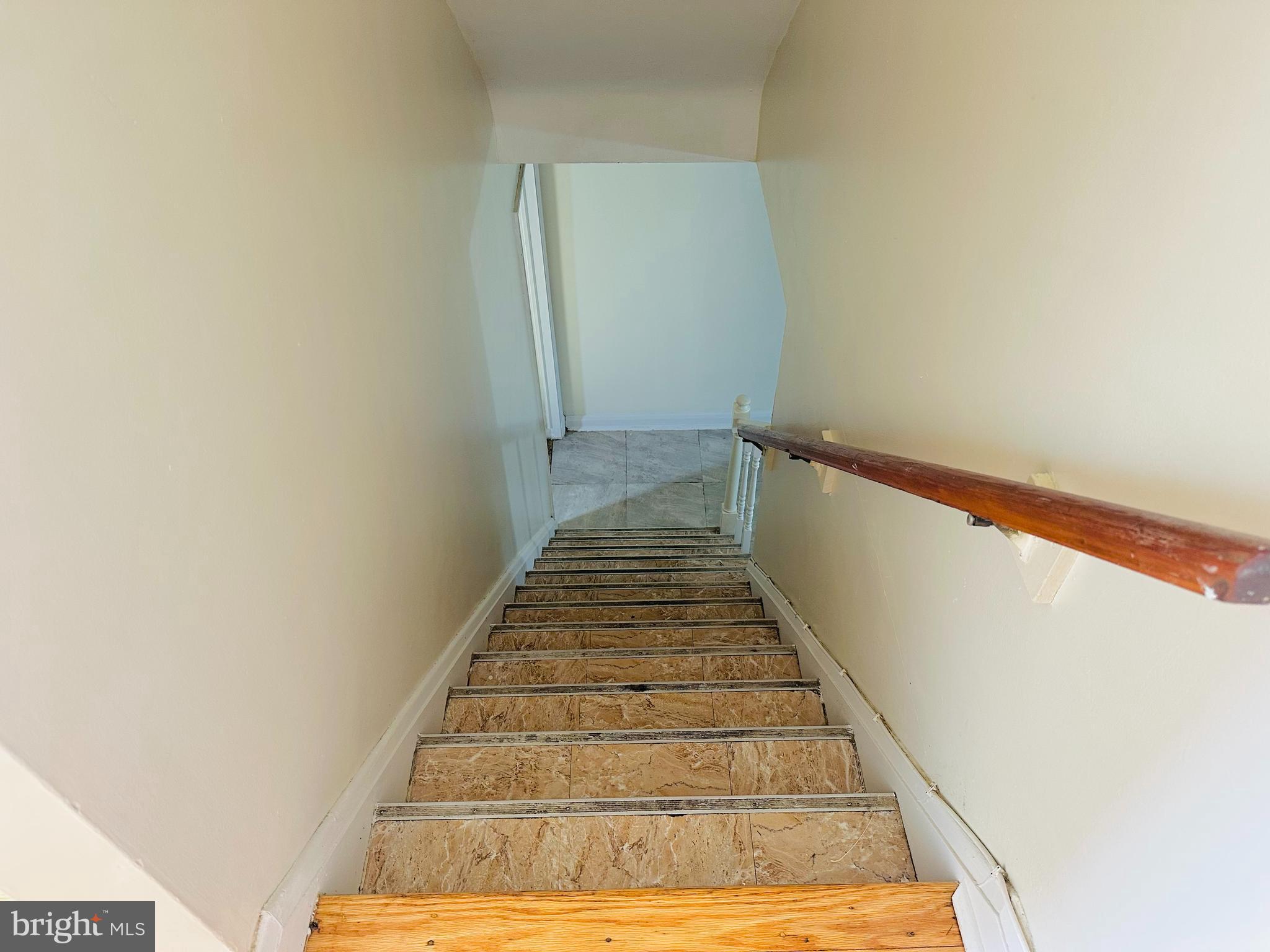 HILLENDALE - Residential Lease