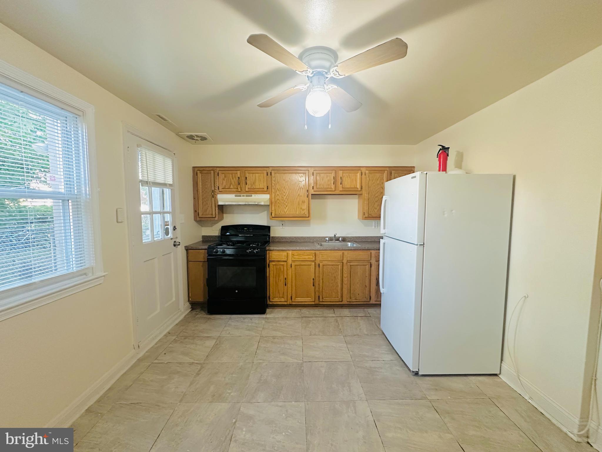 HILLENDALE - Residential Lease