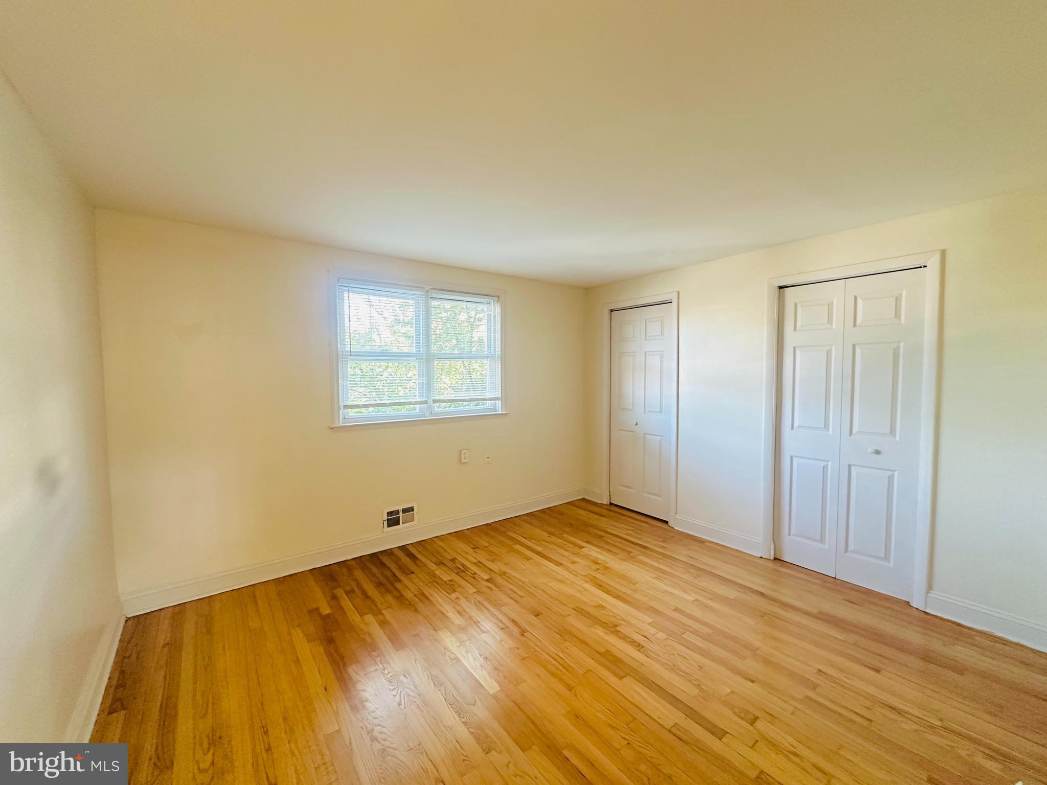 HILLENDALE - Residential Lease