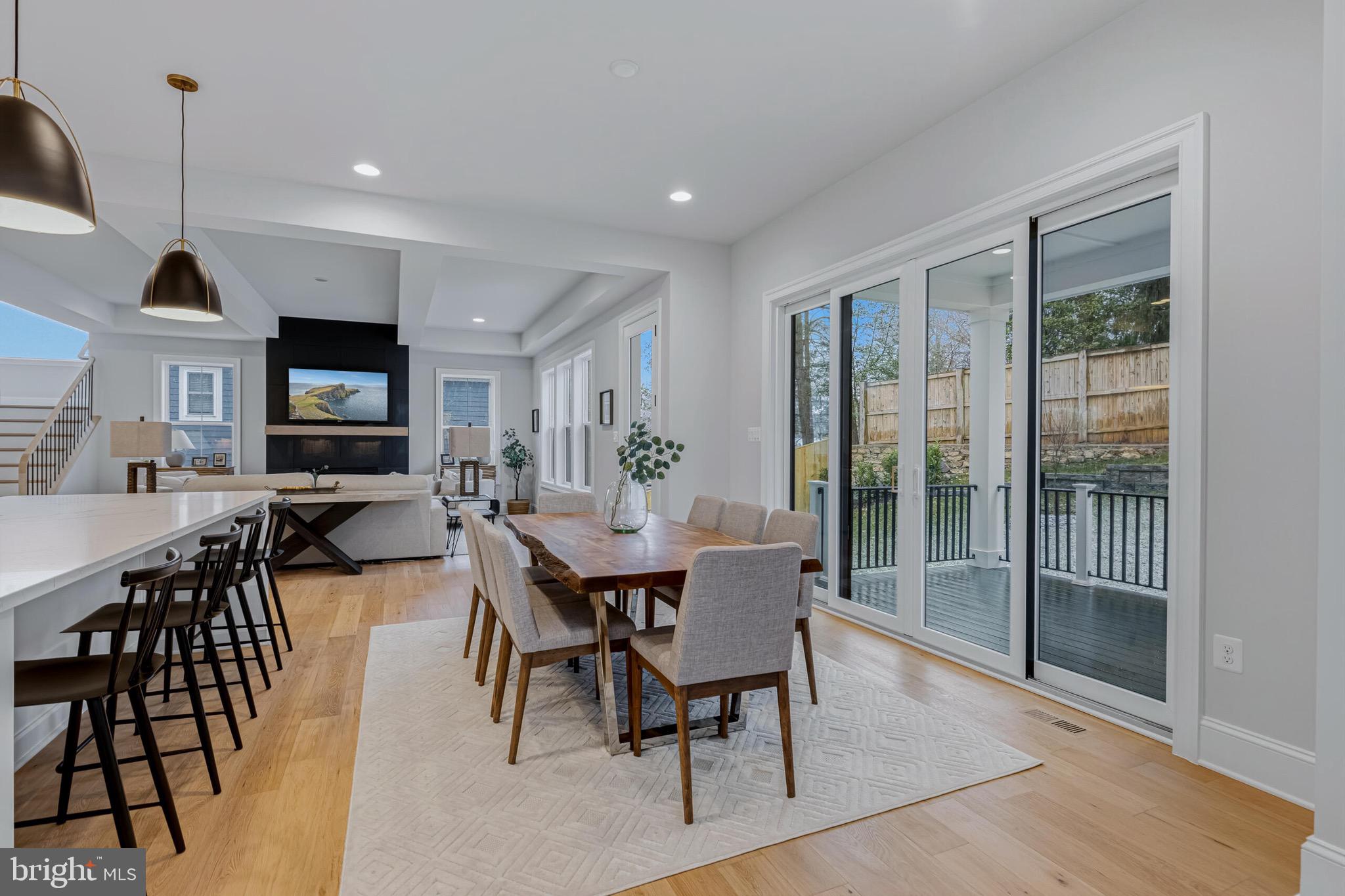 ARLINGTON - Residential