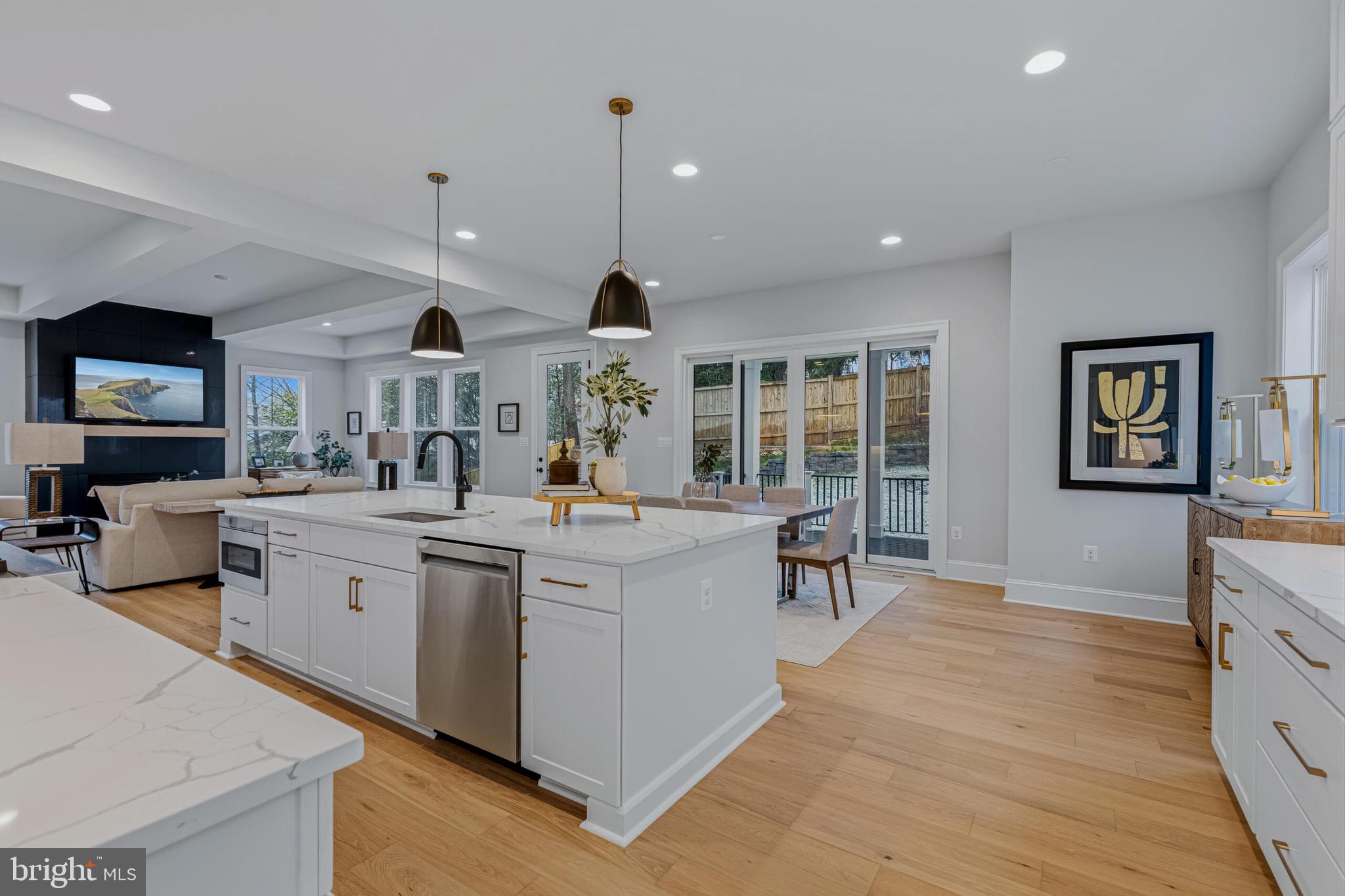 ARLINGTON - Residential