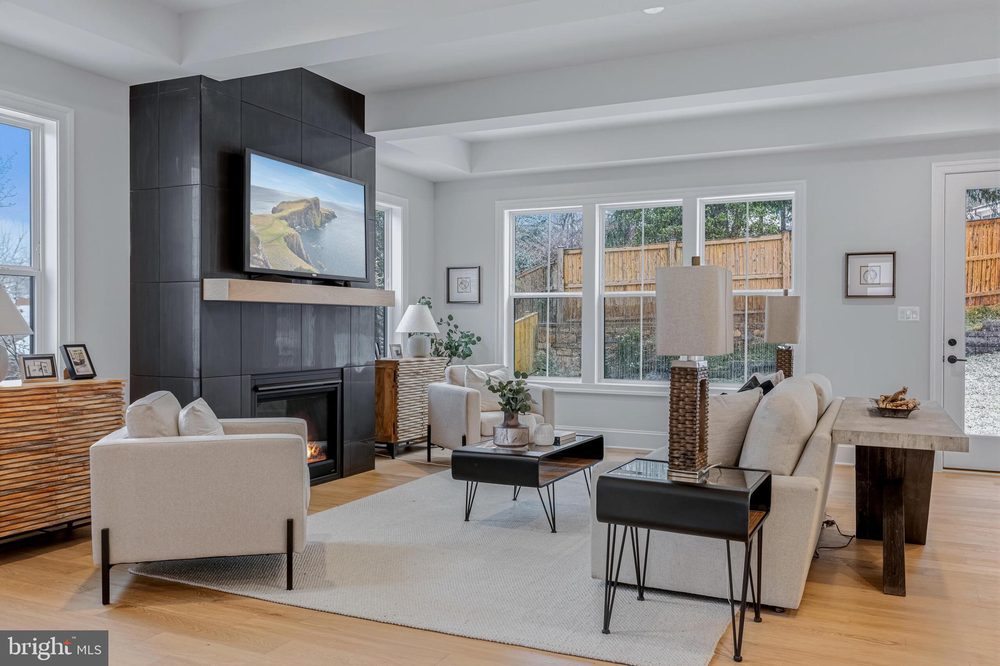 ARLINGTON - Residential