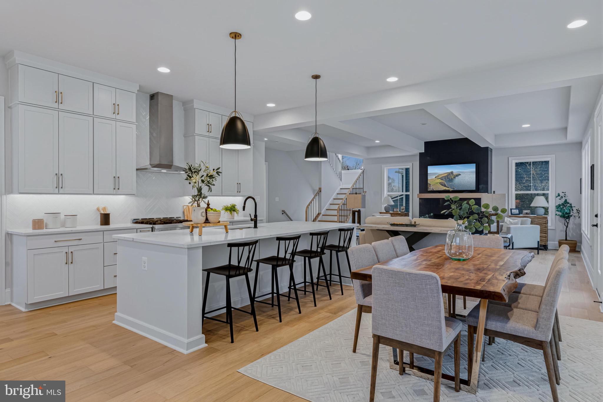 ARLINGTON - Residential