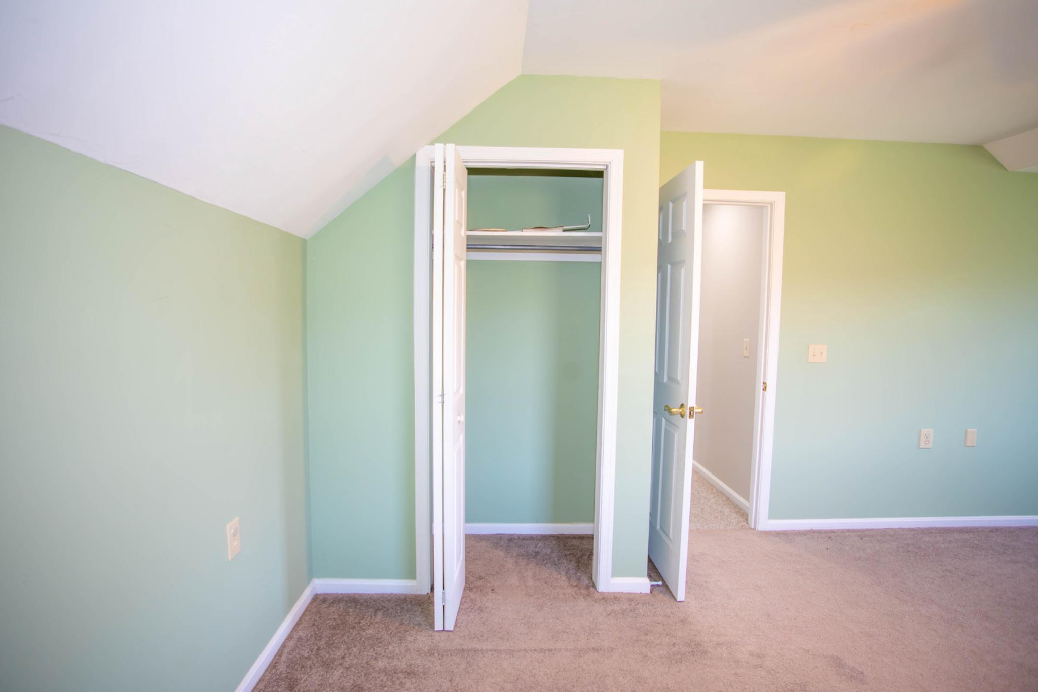 HICKORY WOODS - Residential