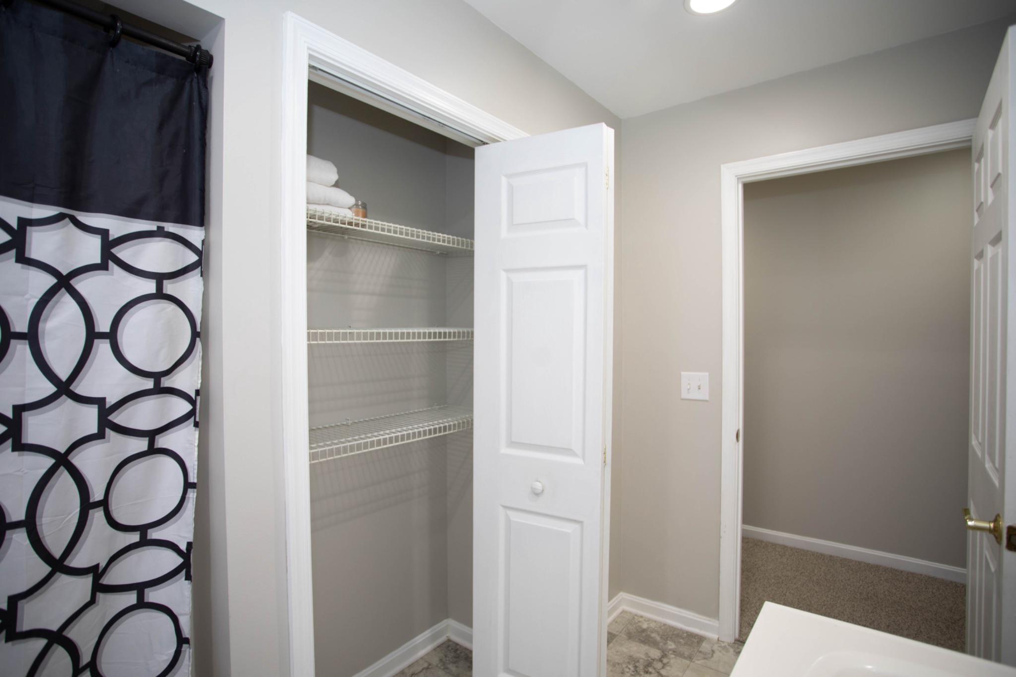 HICKORY WOODS - Residential