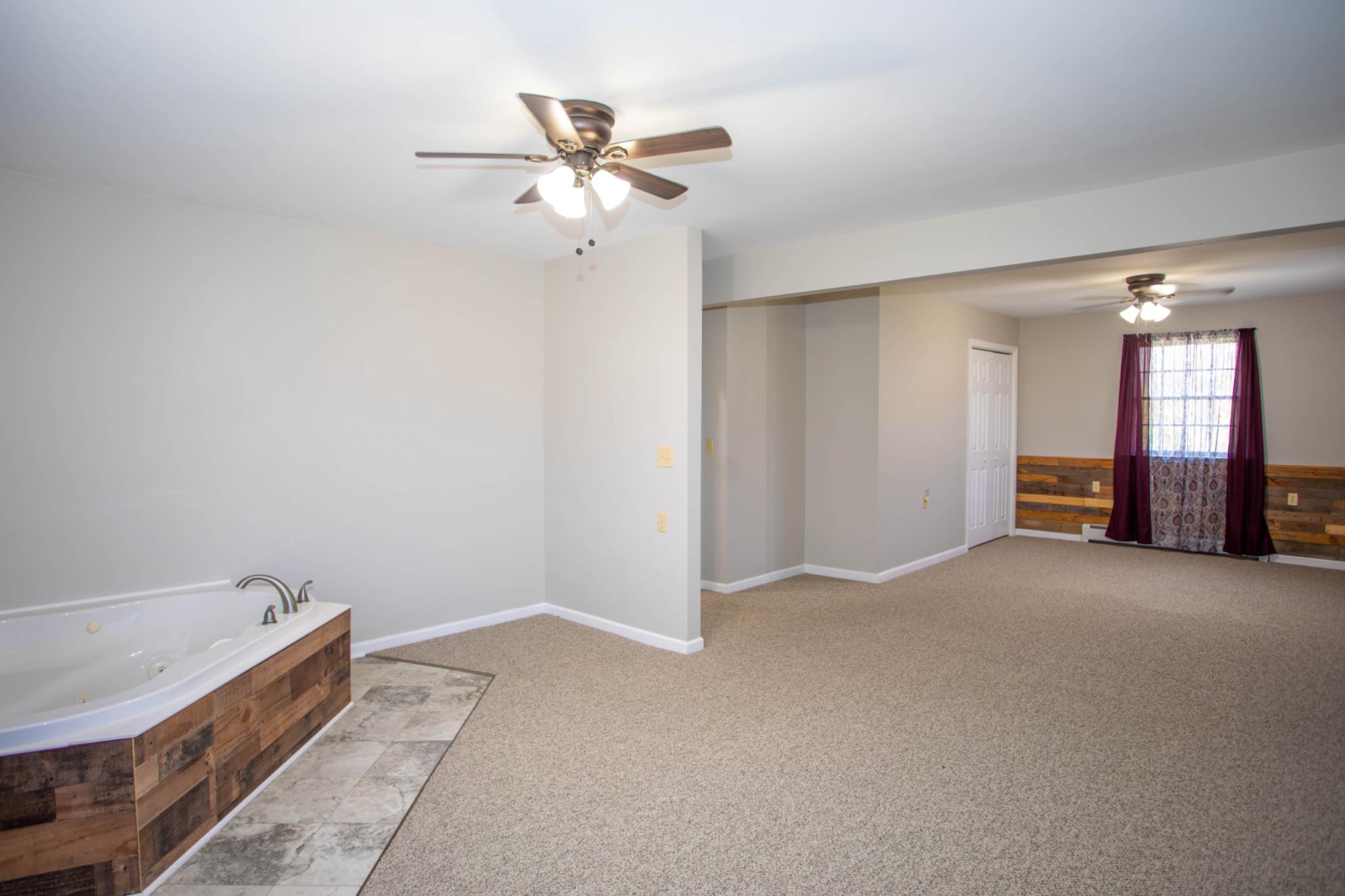 HICKORY WOODS - Residential