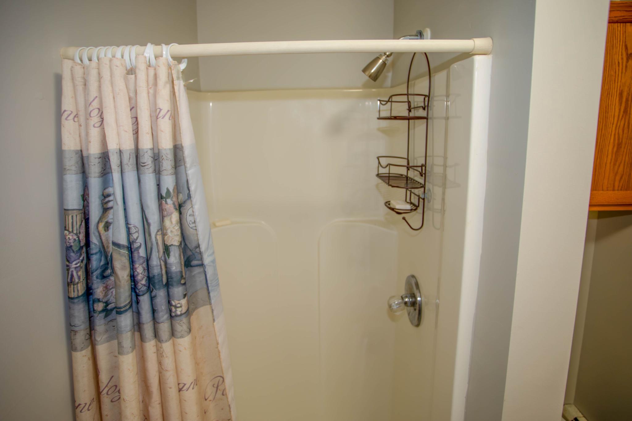 HICKORY WOODS - Residential