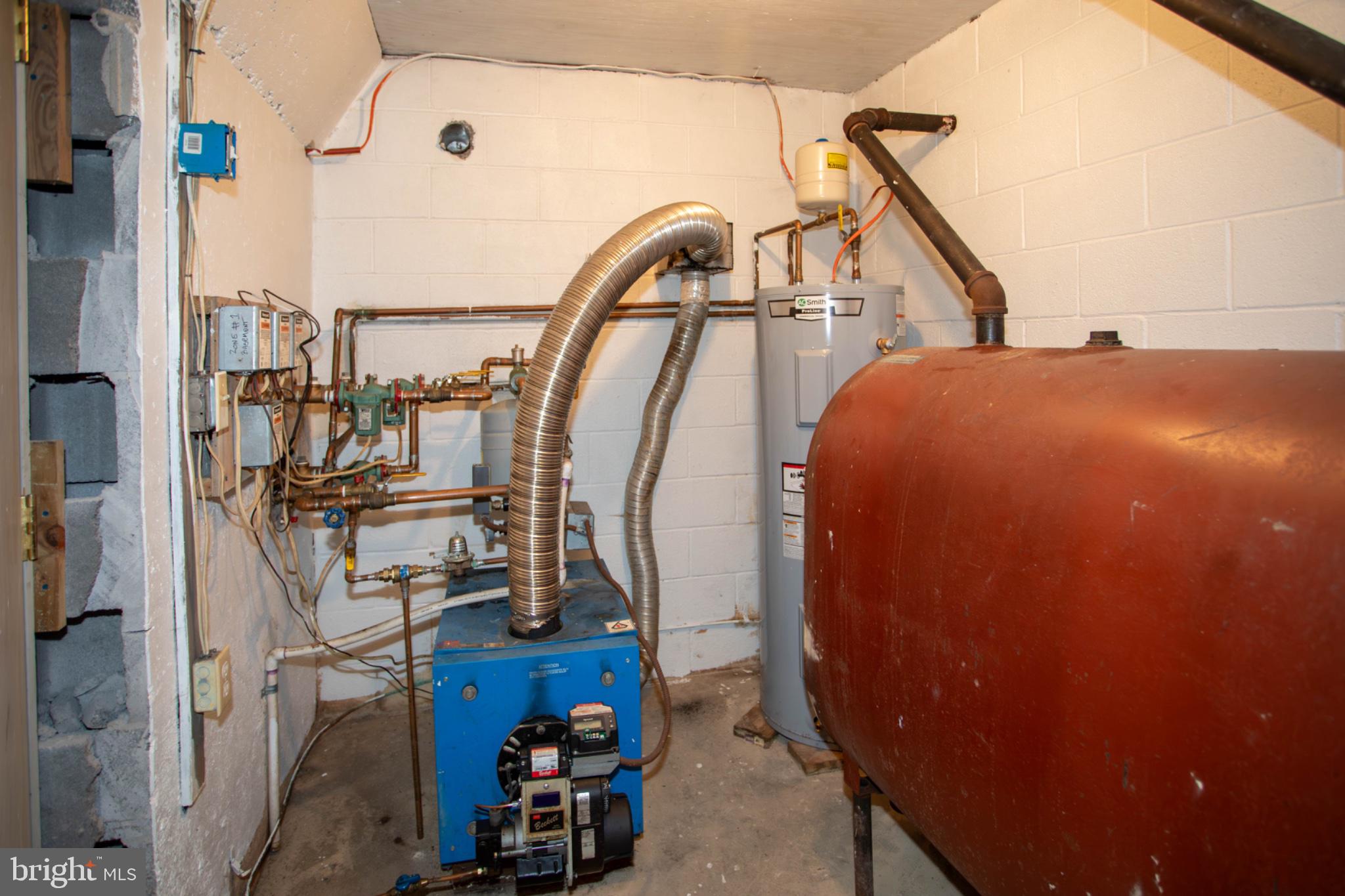 HICKORY WOODS - Residential