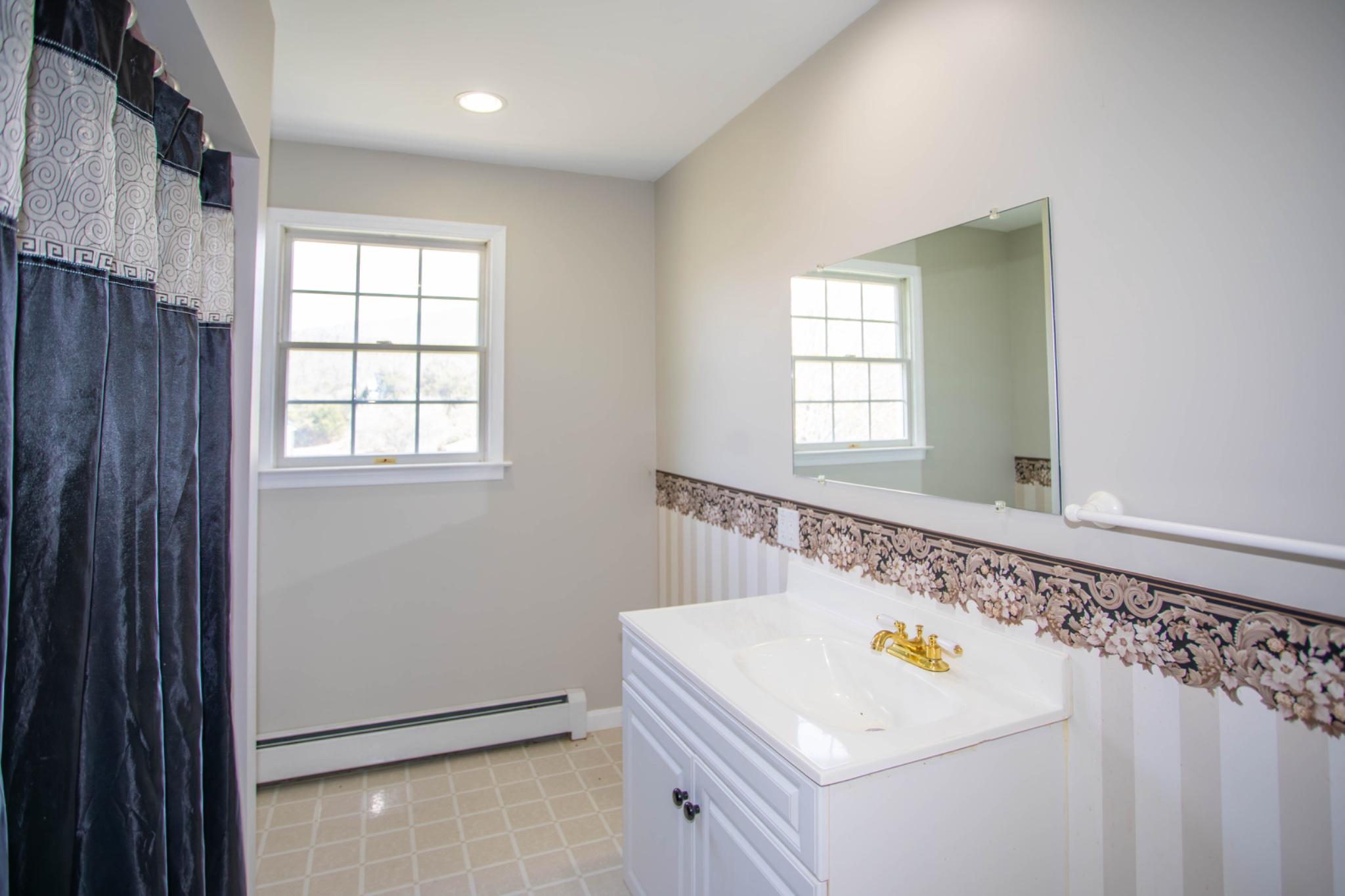 HICKORY WOODS - Residential