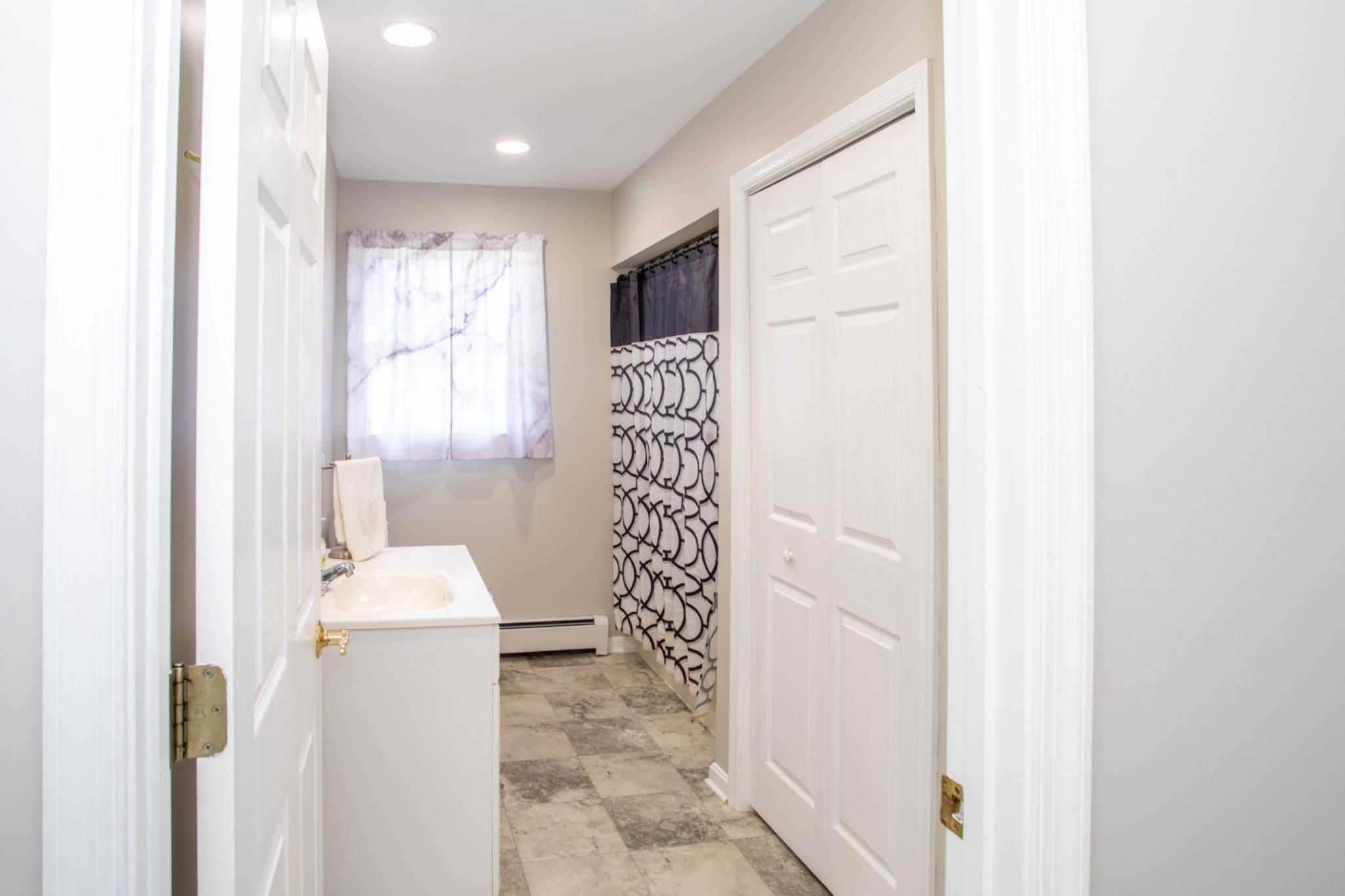 HICKORY WOODS - Residential