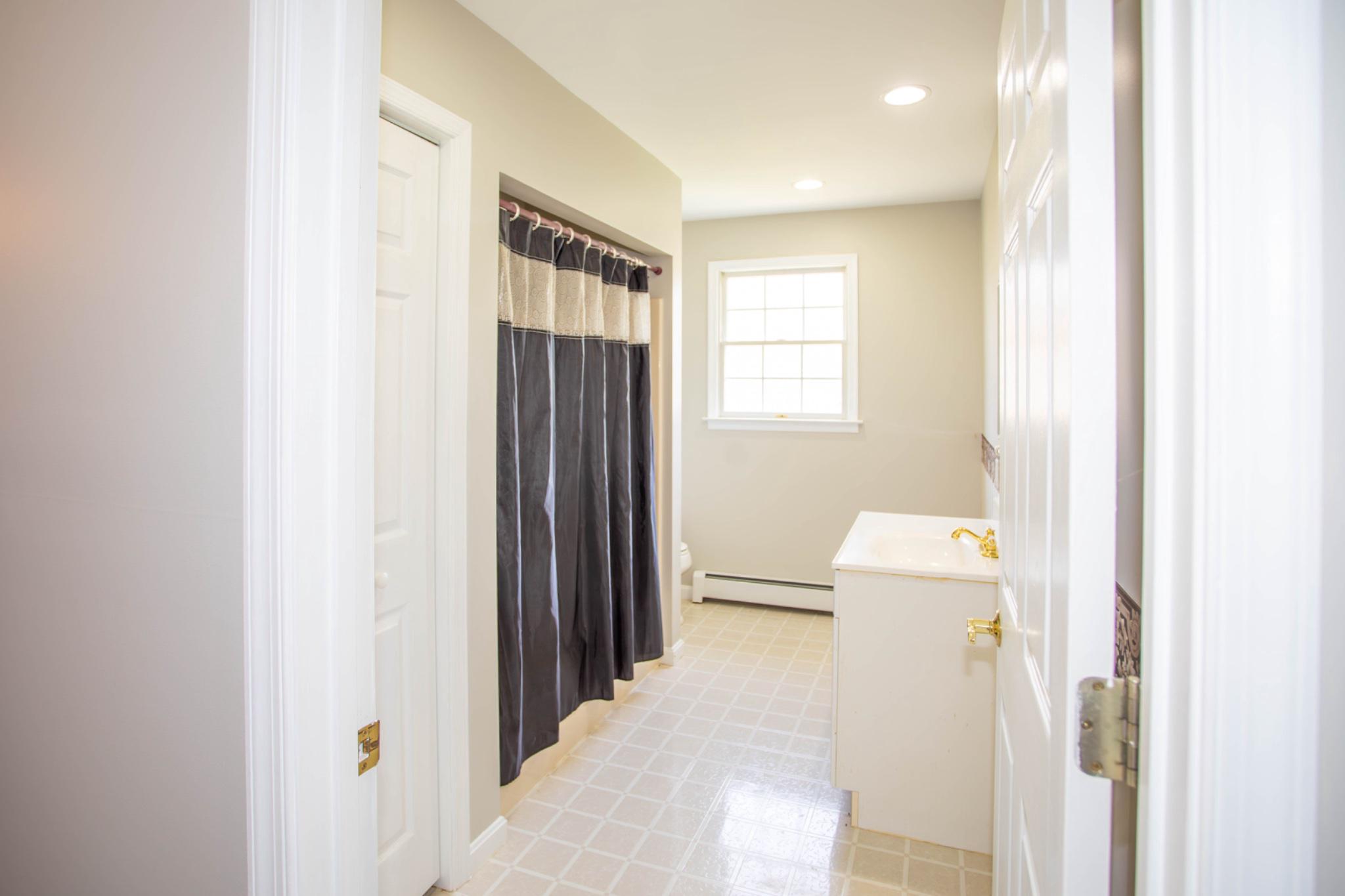 HICKORY WOODS - Residential