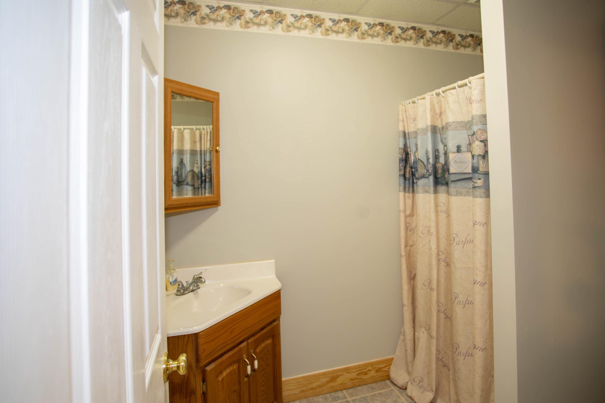 HICKORY WOODS - Residential