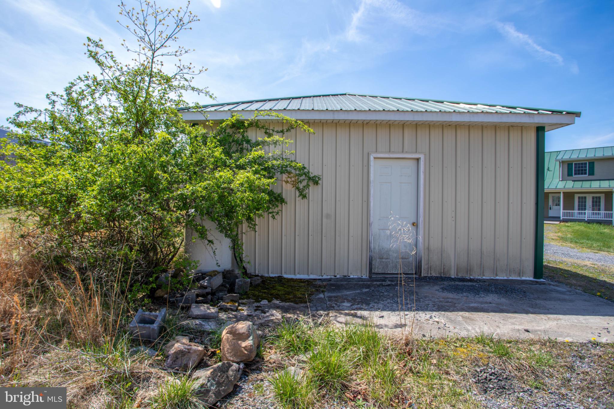 HICKORY WOODS - Residential