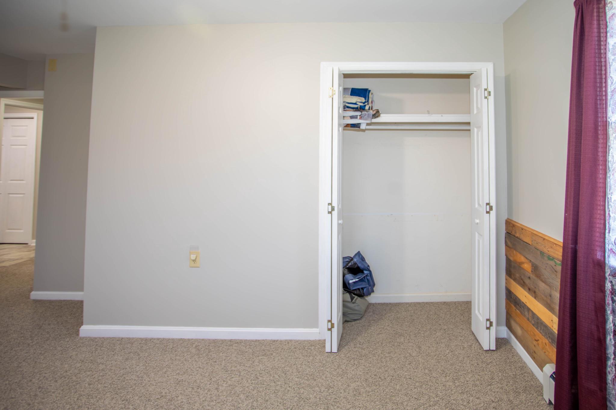 HICKORY WOODS - Residential