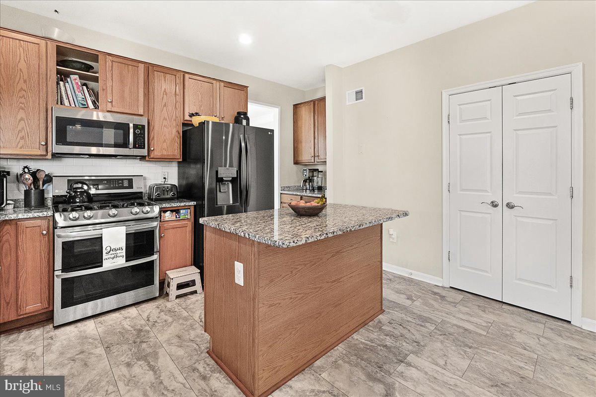 EMERALD FARM - Residential