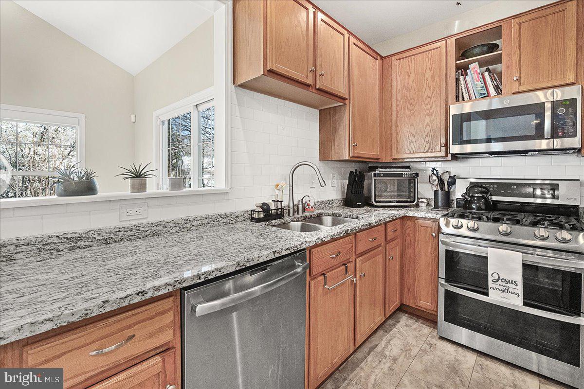 EMERALD FARM - Residential