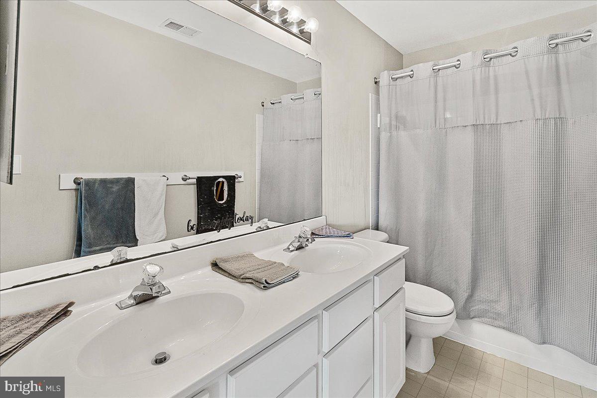 EMERALD FARM - Residential