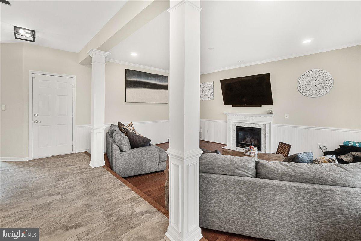 EMERALD FARM - Residential