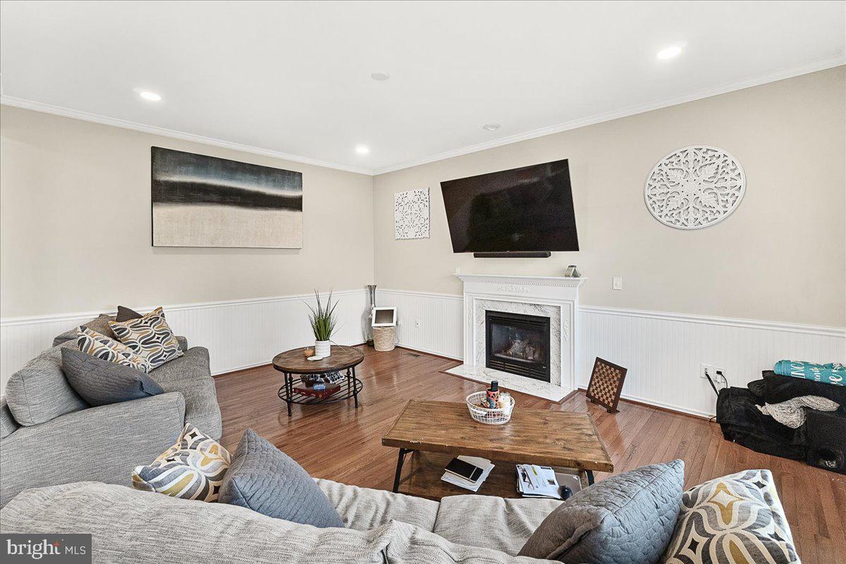 EMERALD FARM - Residential