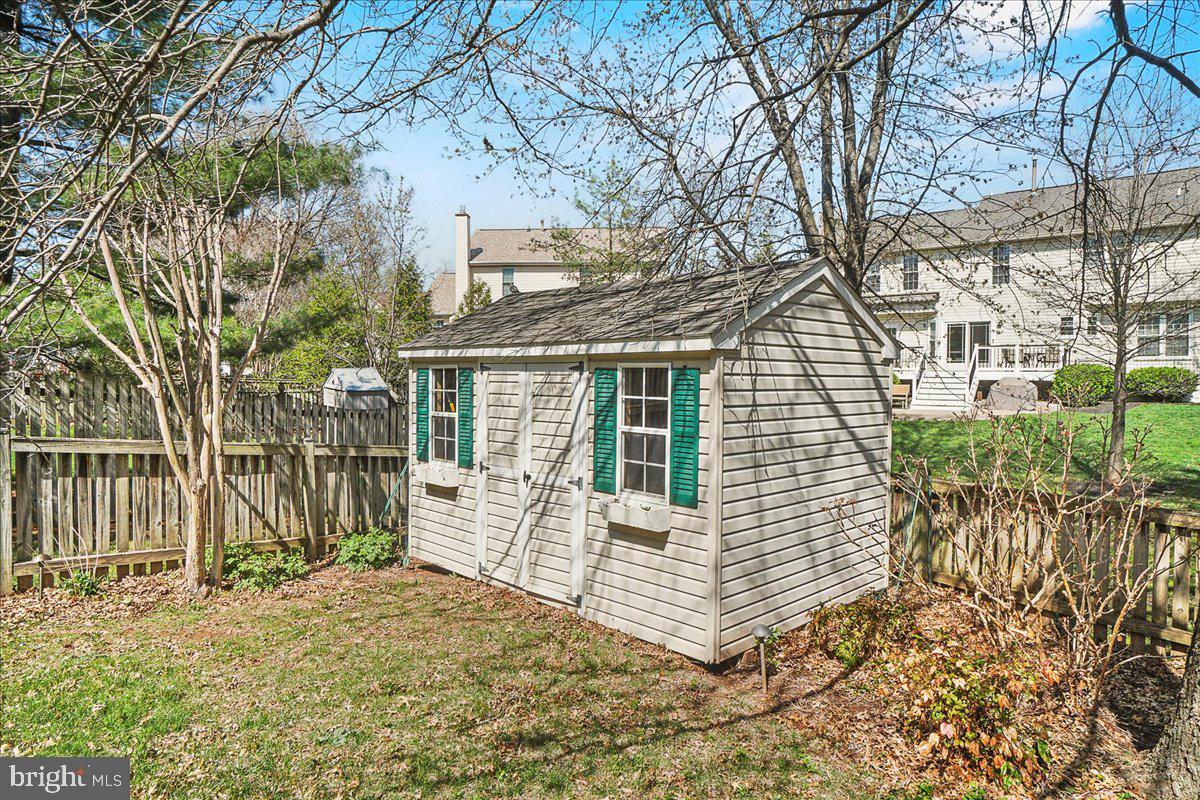 EMERALD FARM - Residential