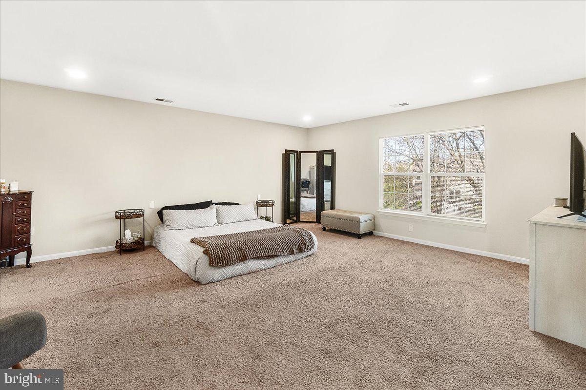 EMERALD FARM - Residential