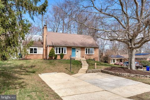 Photo of 8806 Cromwell Drive, SPRINGFIELD, VA 22151 (MLS # VAFX2297316)