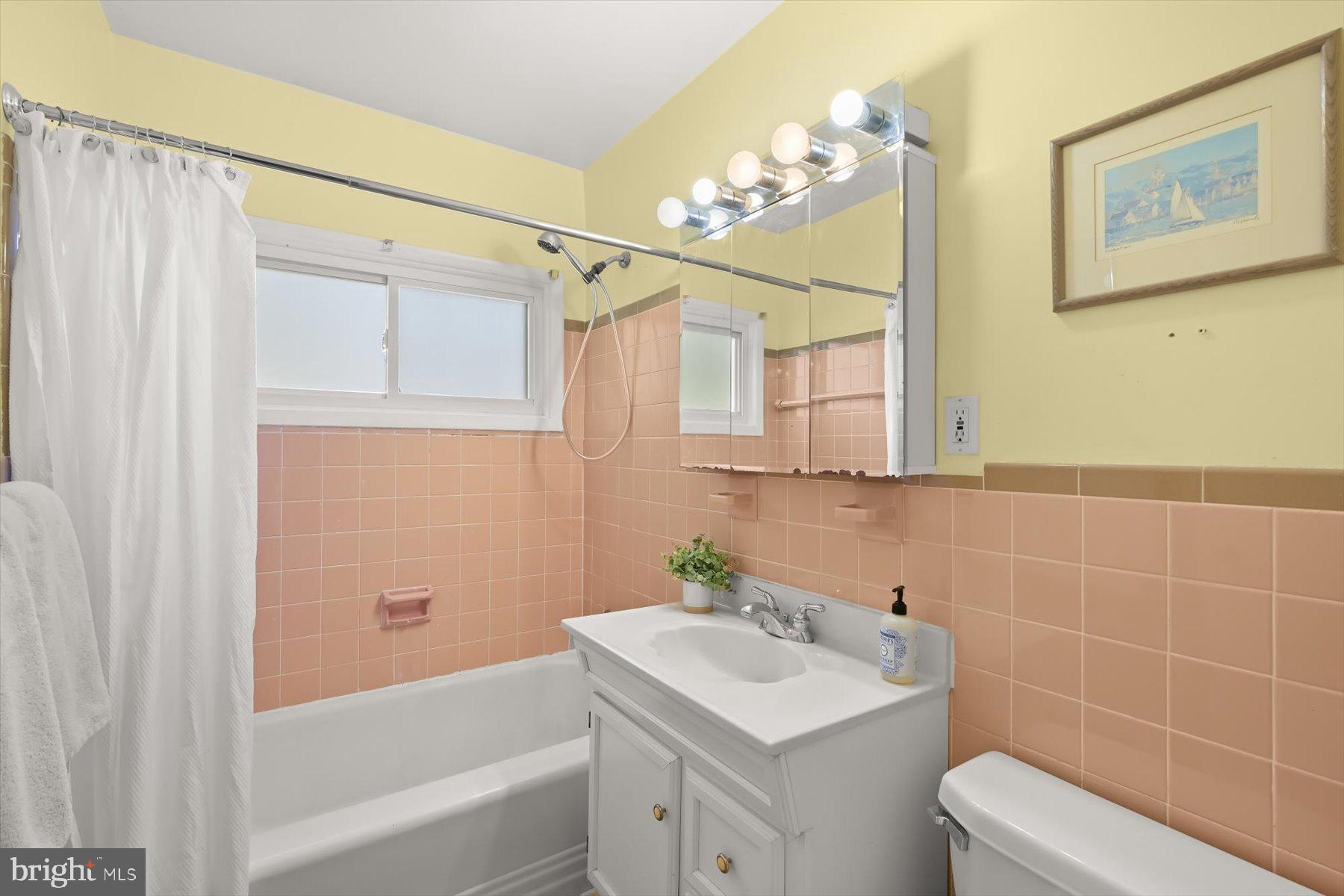 COLUMBIA HILLS - Residential