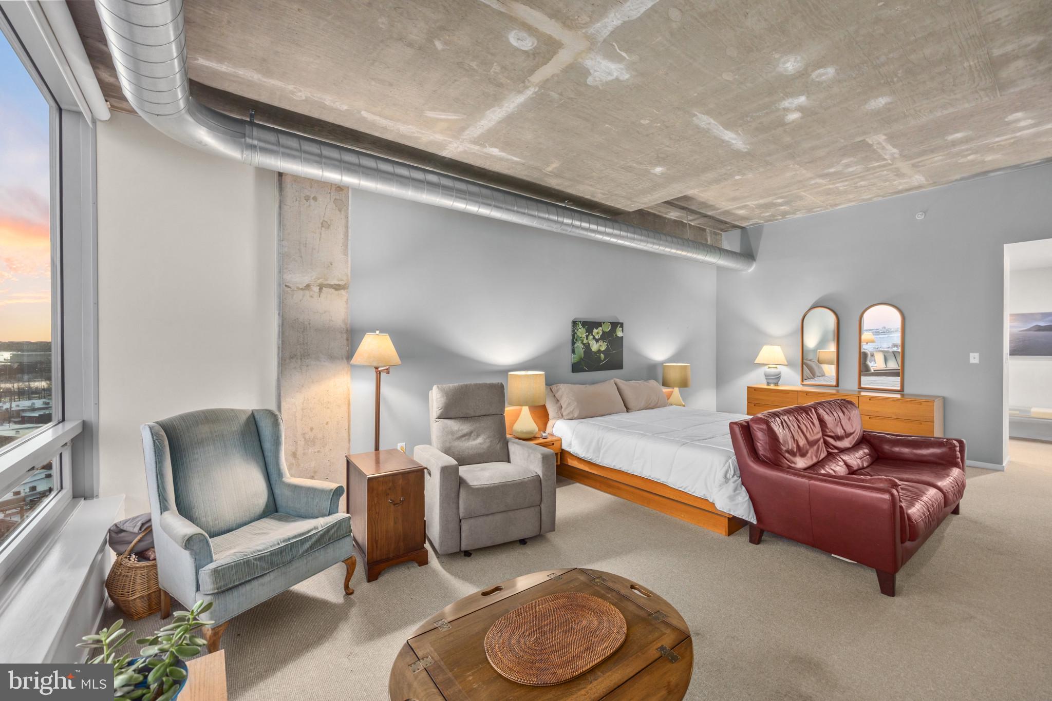 LOCUST POINT - Residential