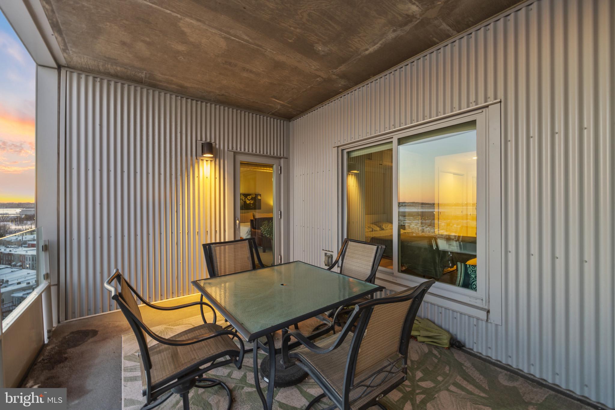 LOCUST POINT - Residential