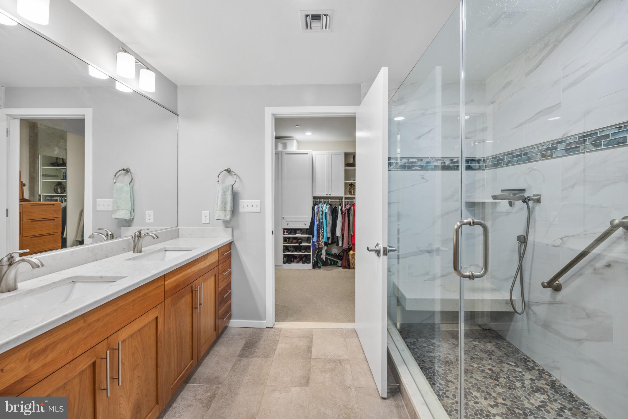 LOCUST POINT - Residential