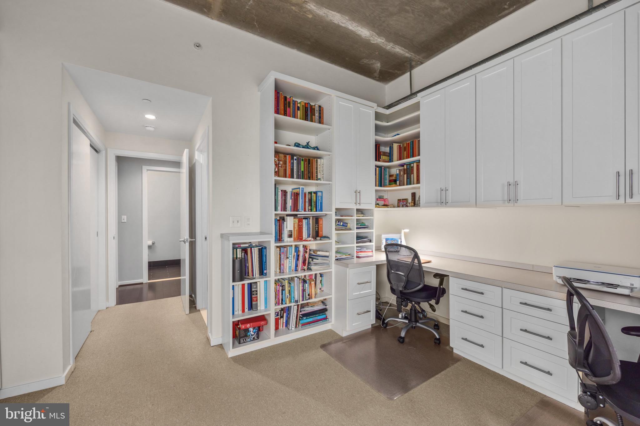 LOCUST POINT - Residential