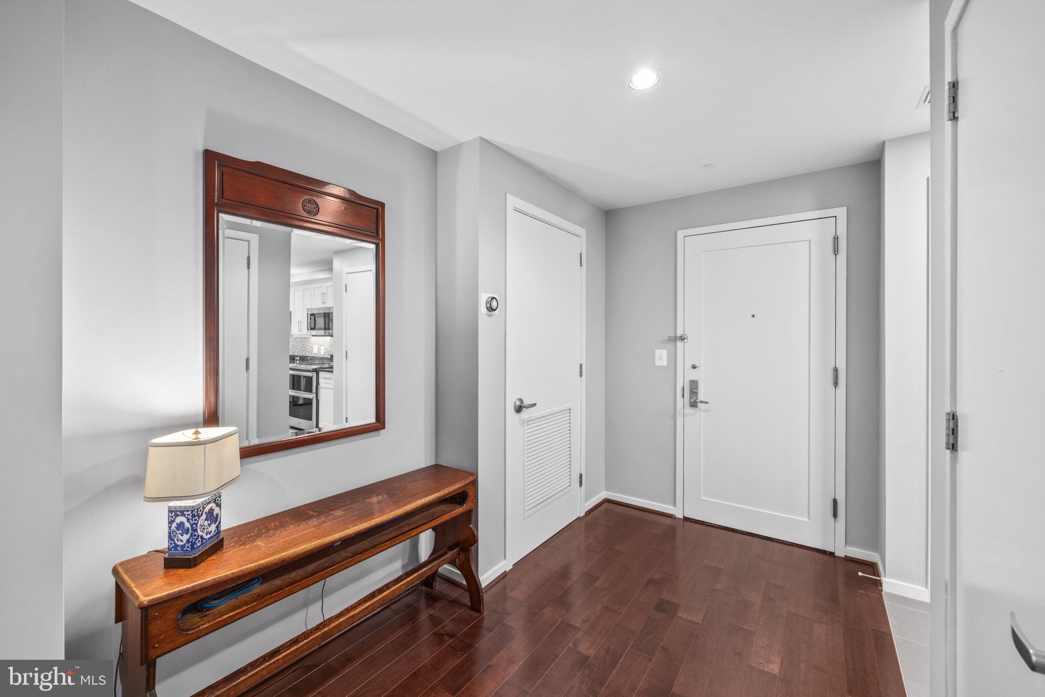 LOCUST POINT - Residential