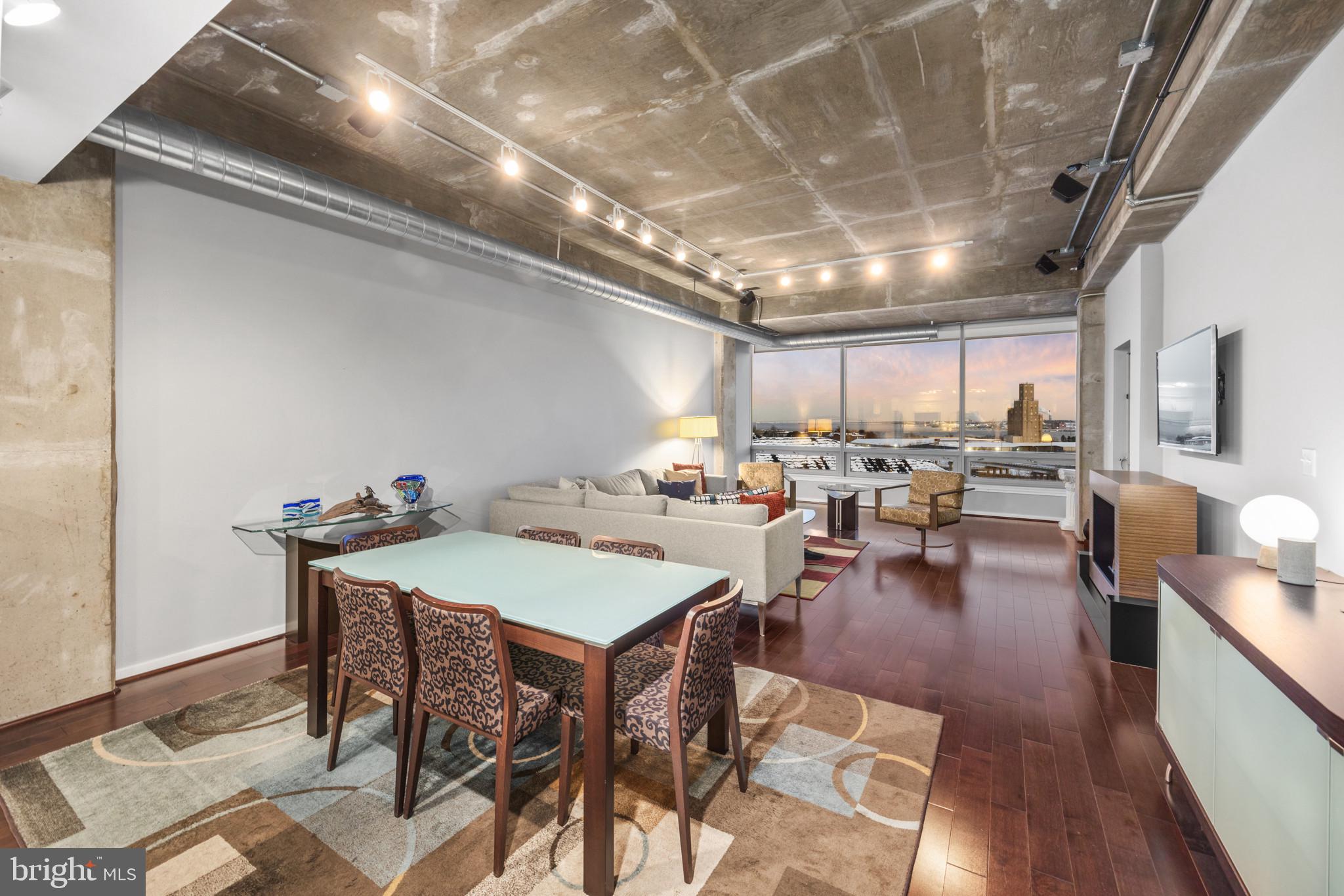 LOCUST POINT - Residential