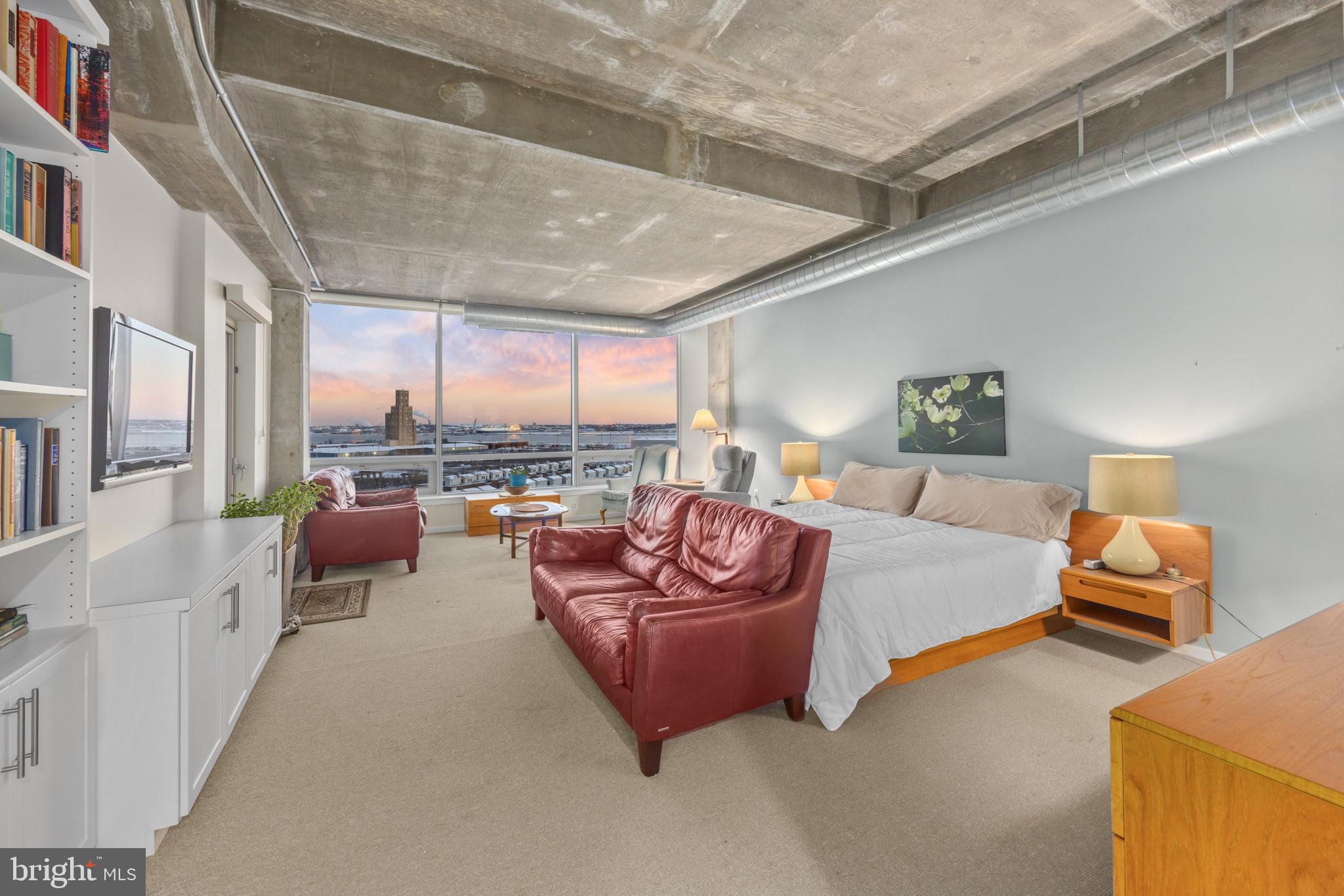 LOCUST POINT - Residential