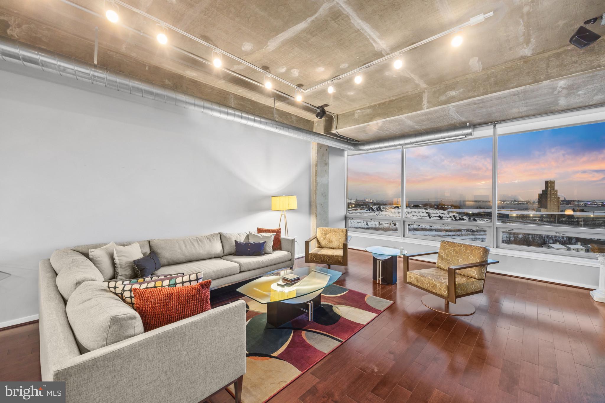 LOCUST POINT - Residential