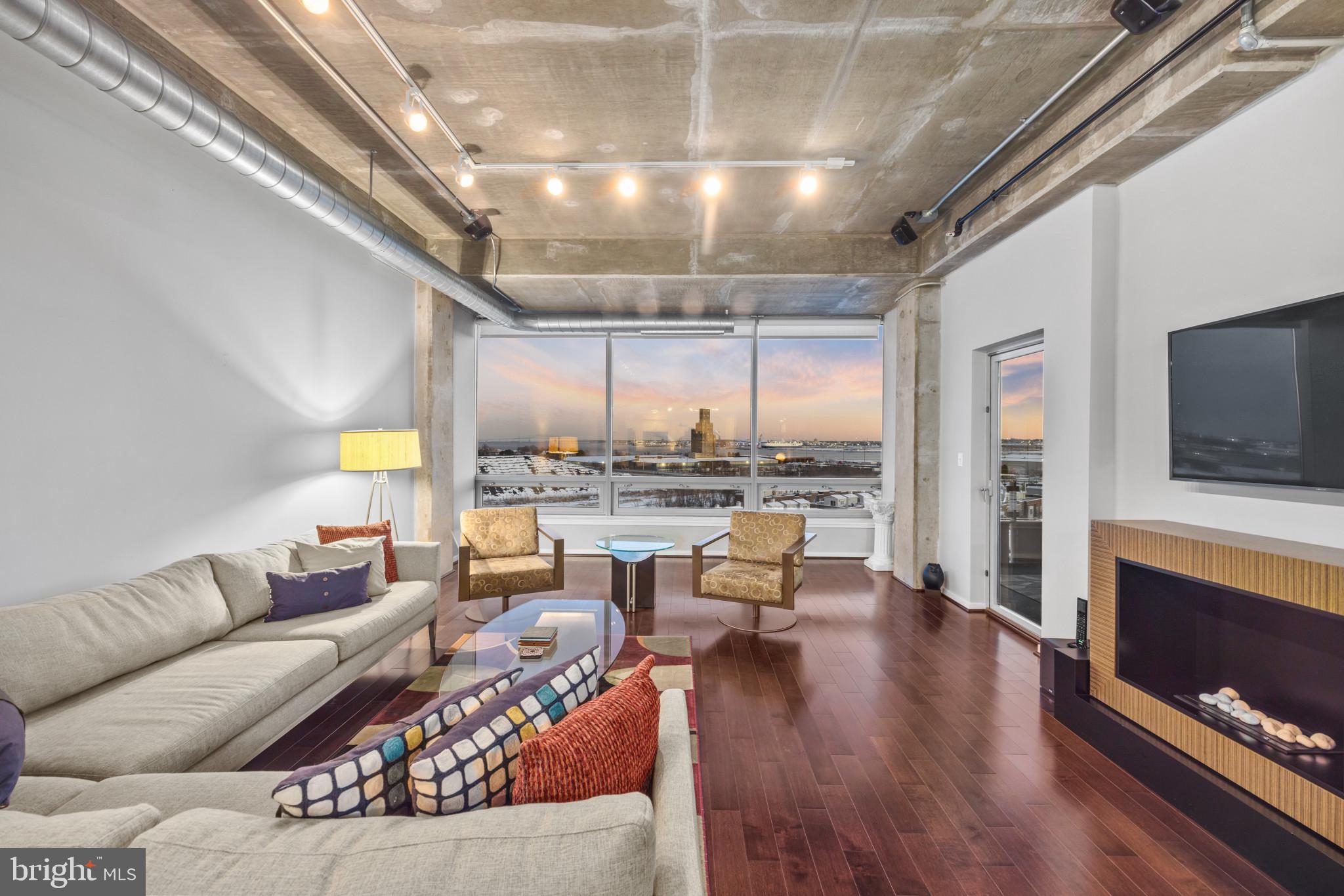 LOCUST POINT - Residential