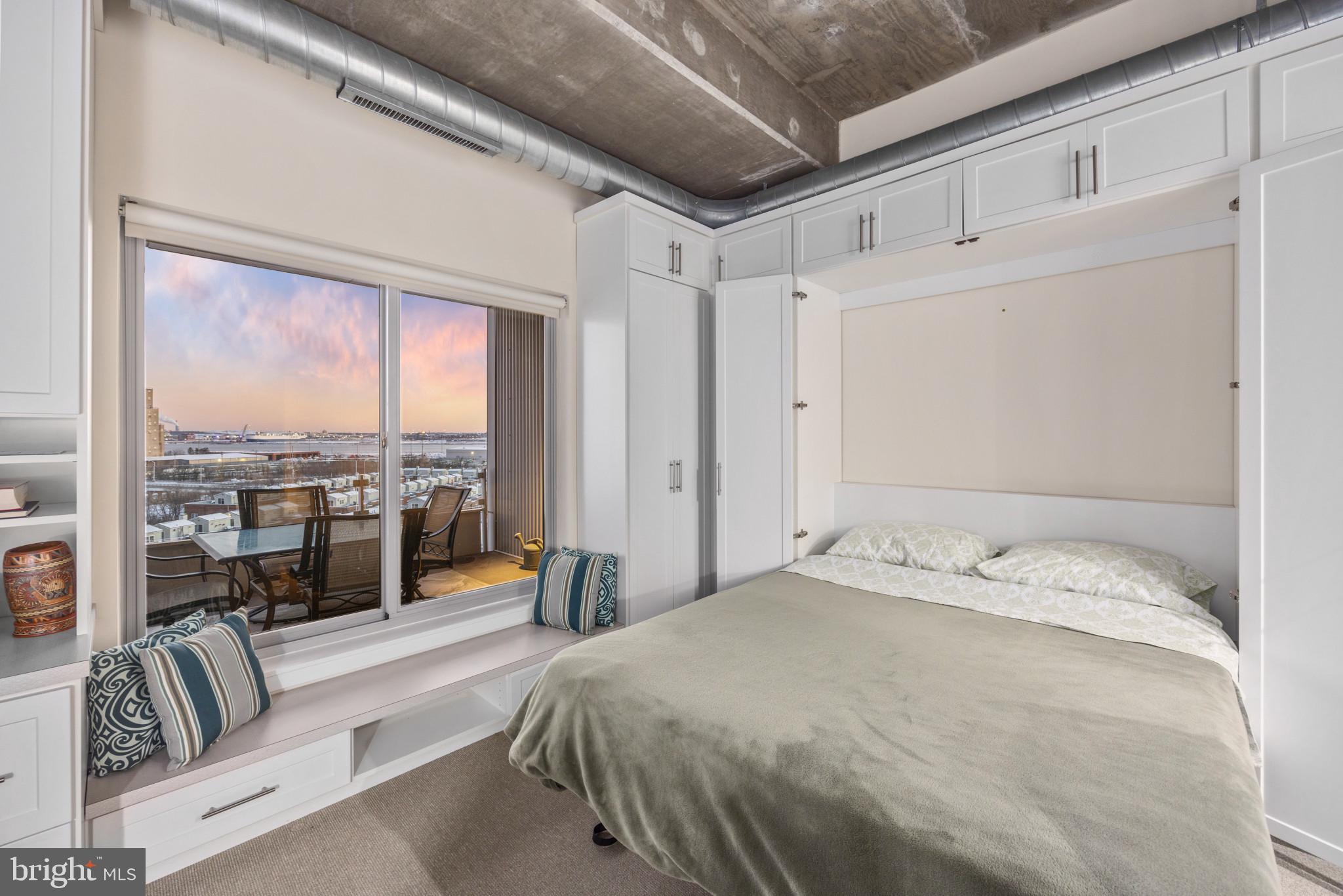 LOCUST POINT - Residential