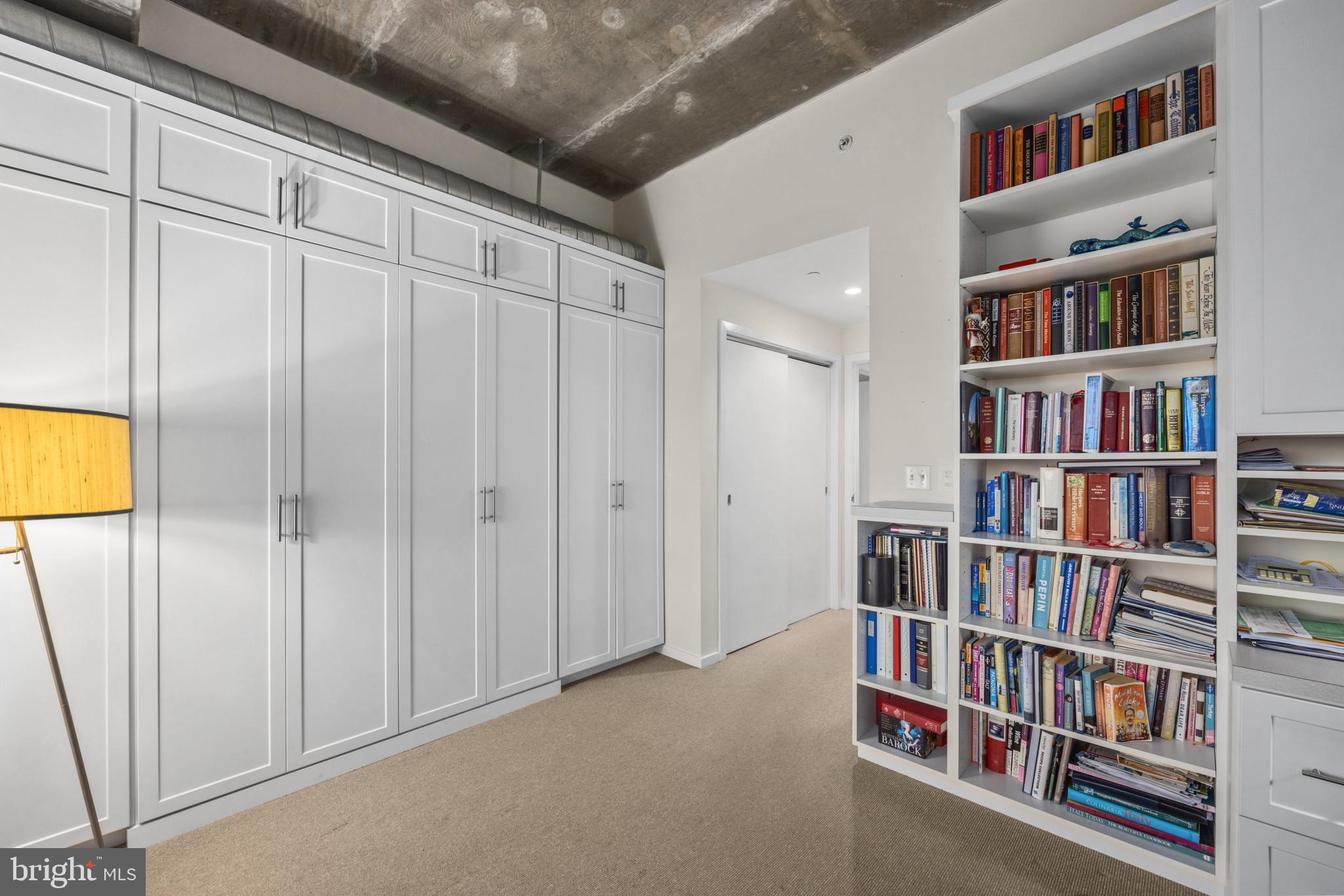 LOCUST POINT - Residential