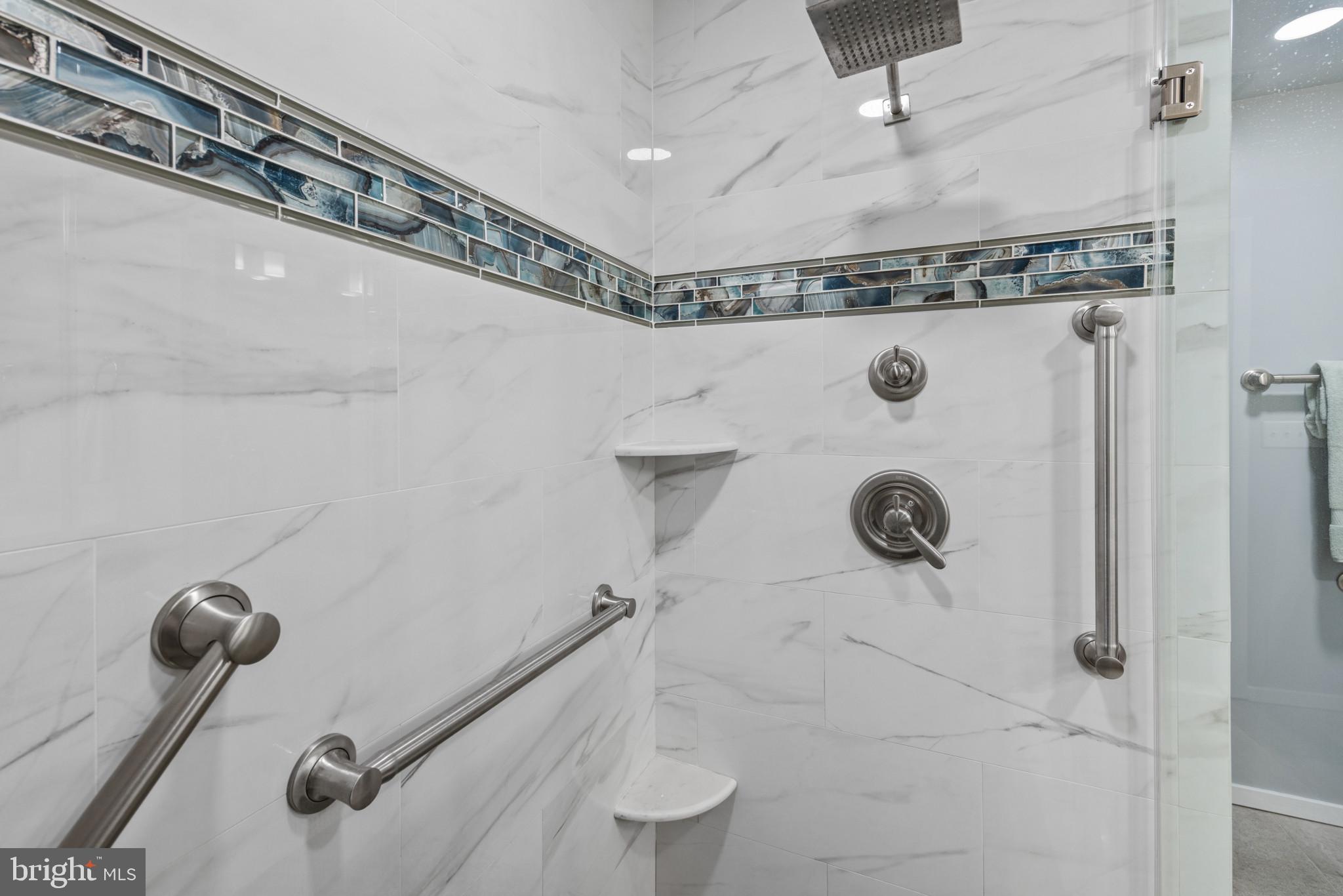 LOCUST POINT - Residential