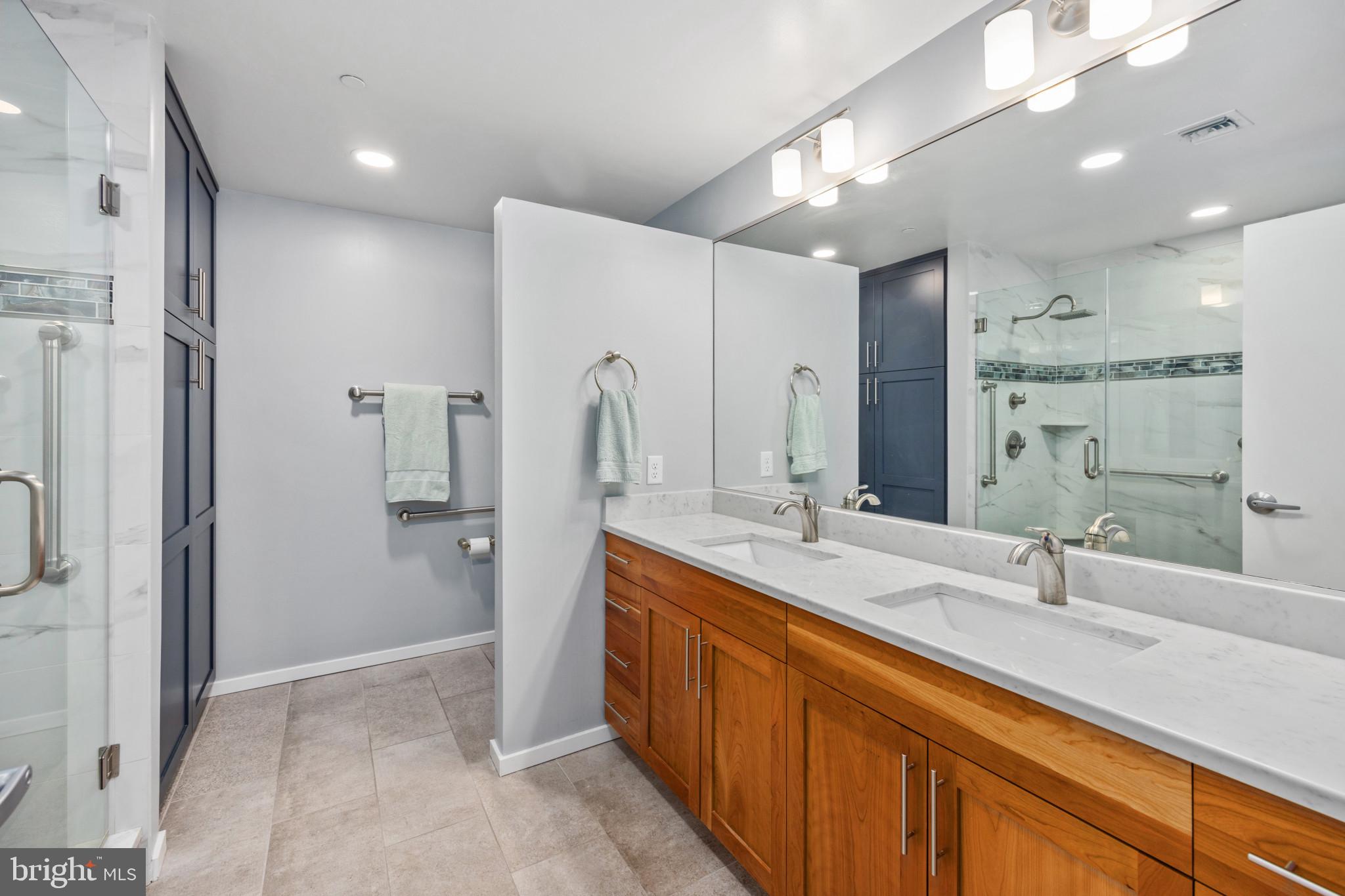 LOCUST POINT - Residential