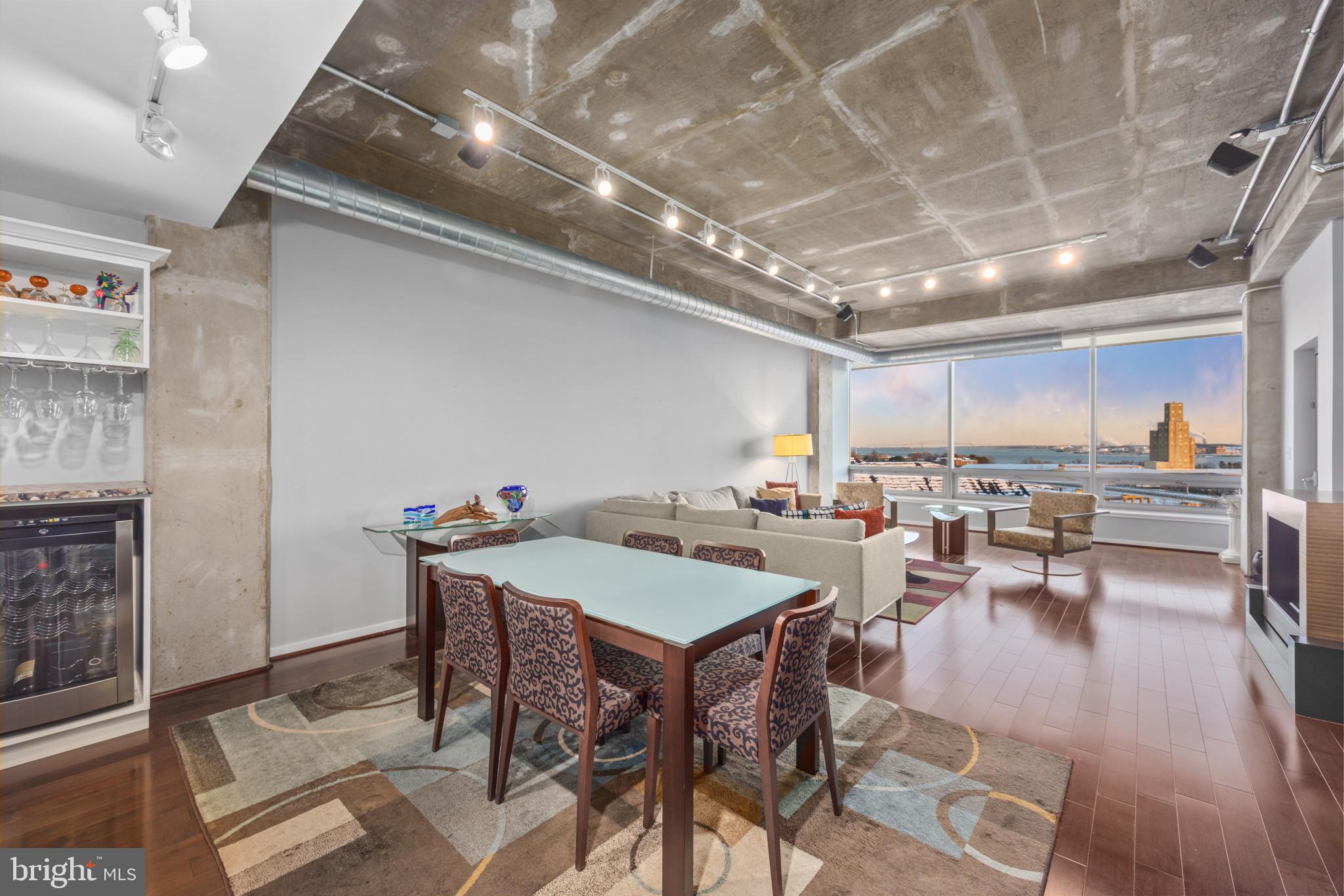 LOCUST POINT - Residential