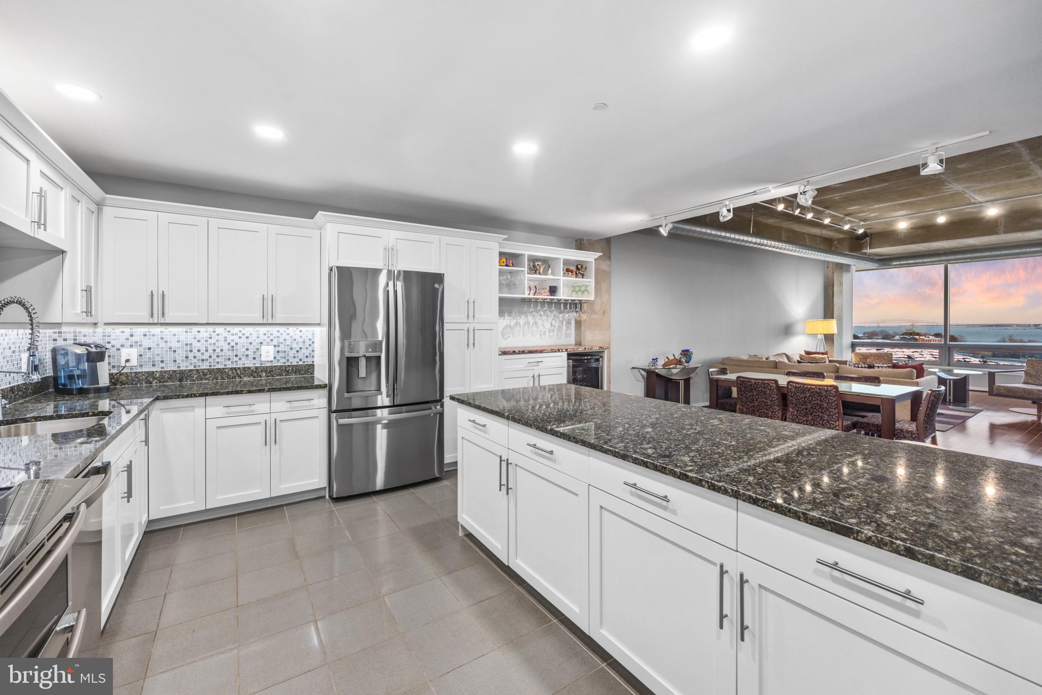 LOCUST POINT - Residential