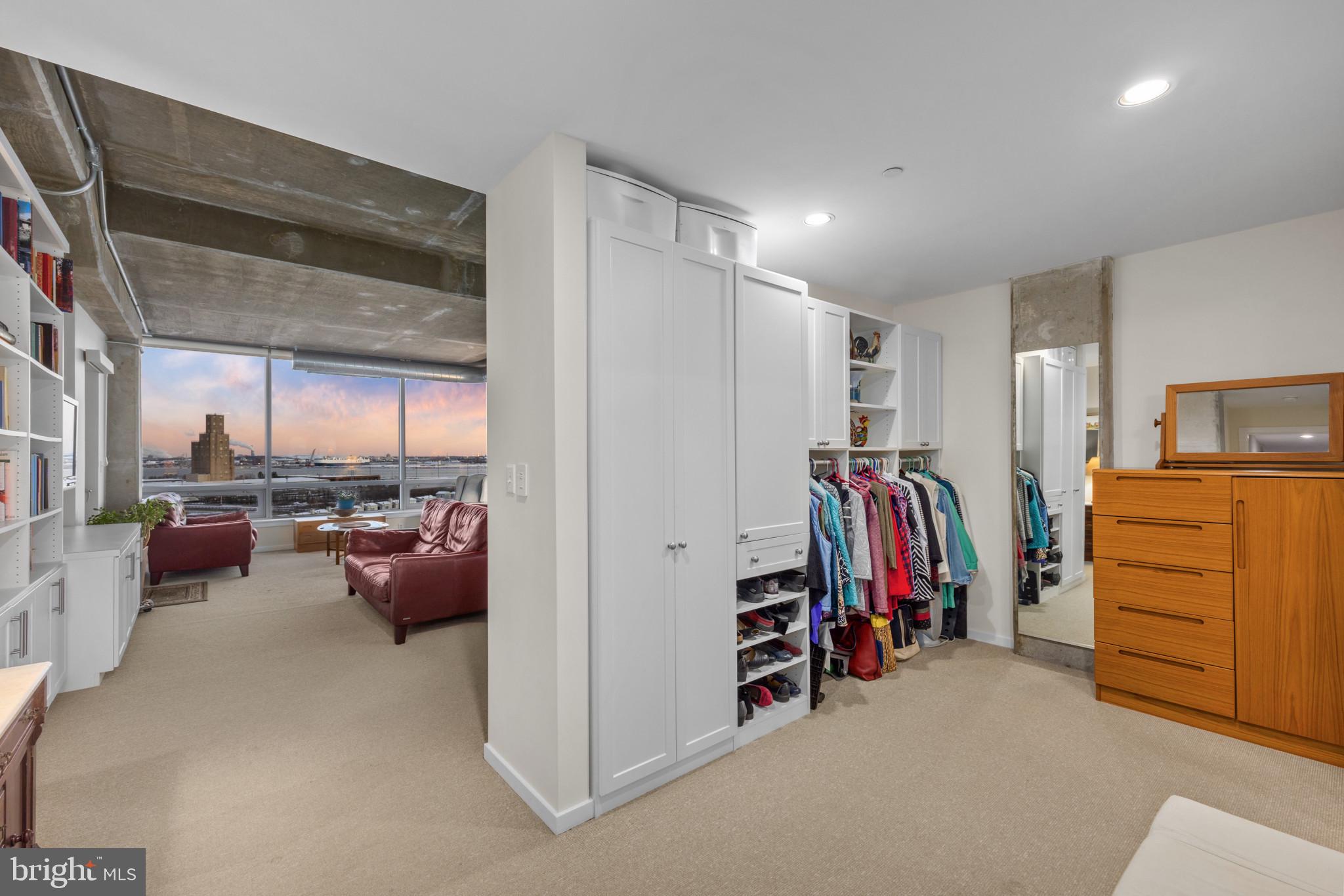 LOCUST POINT - Residential