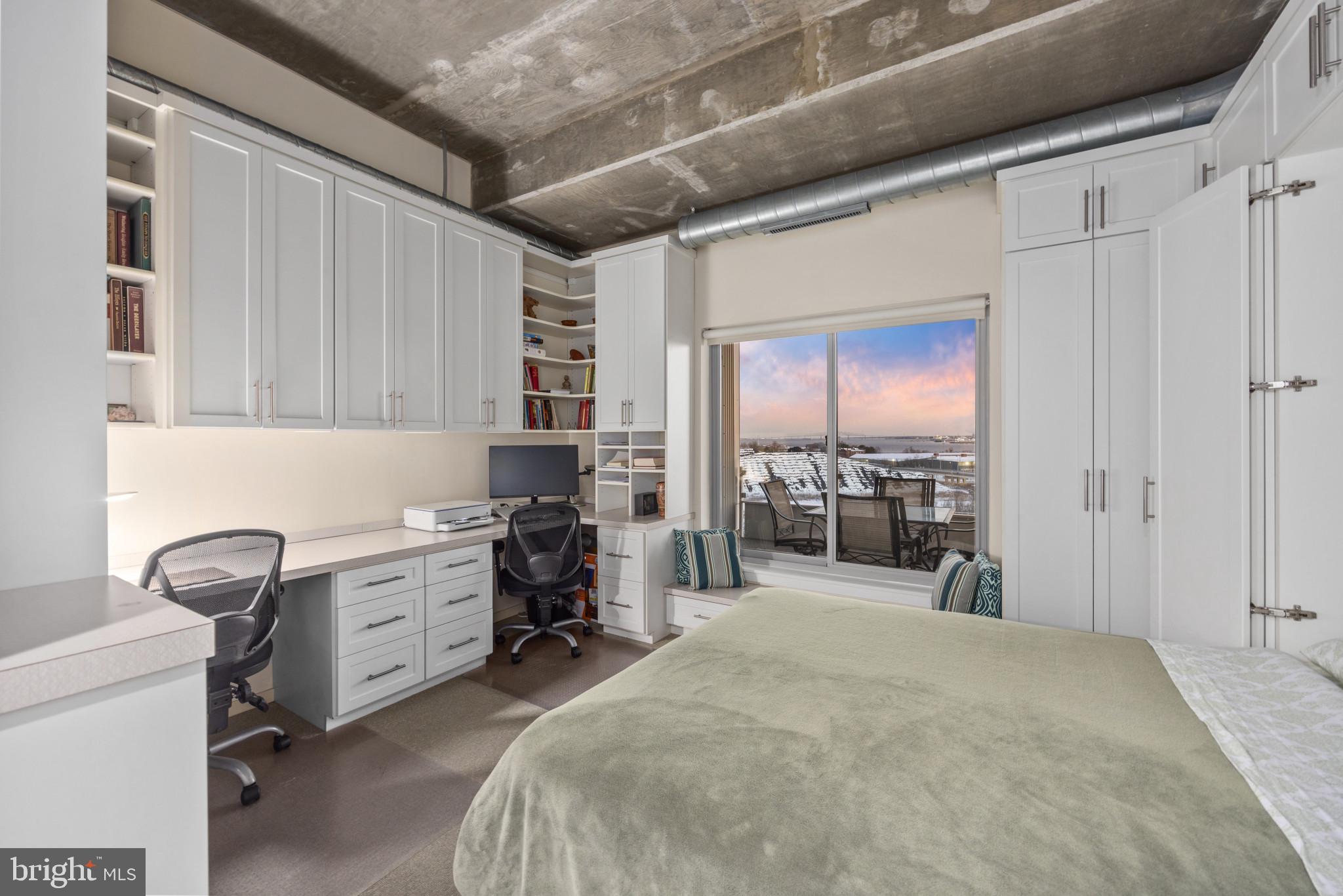 LOCUST POINT - Residential