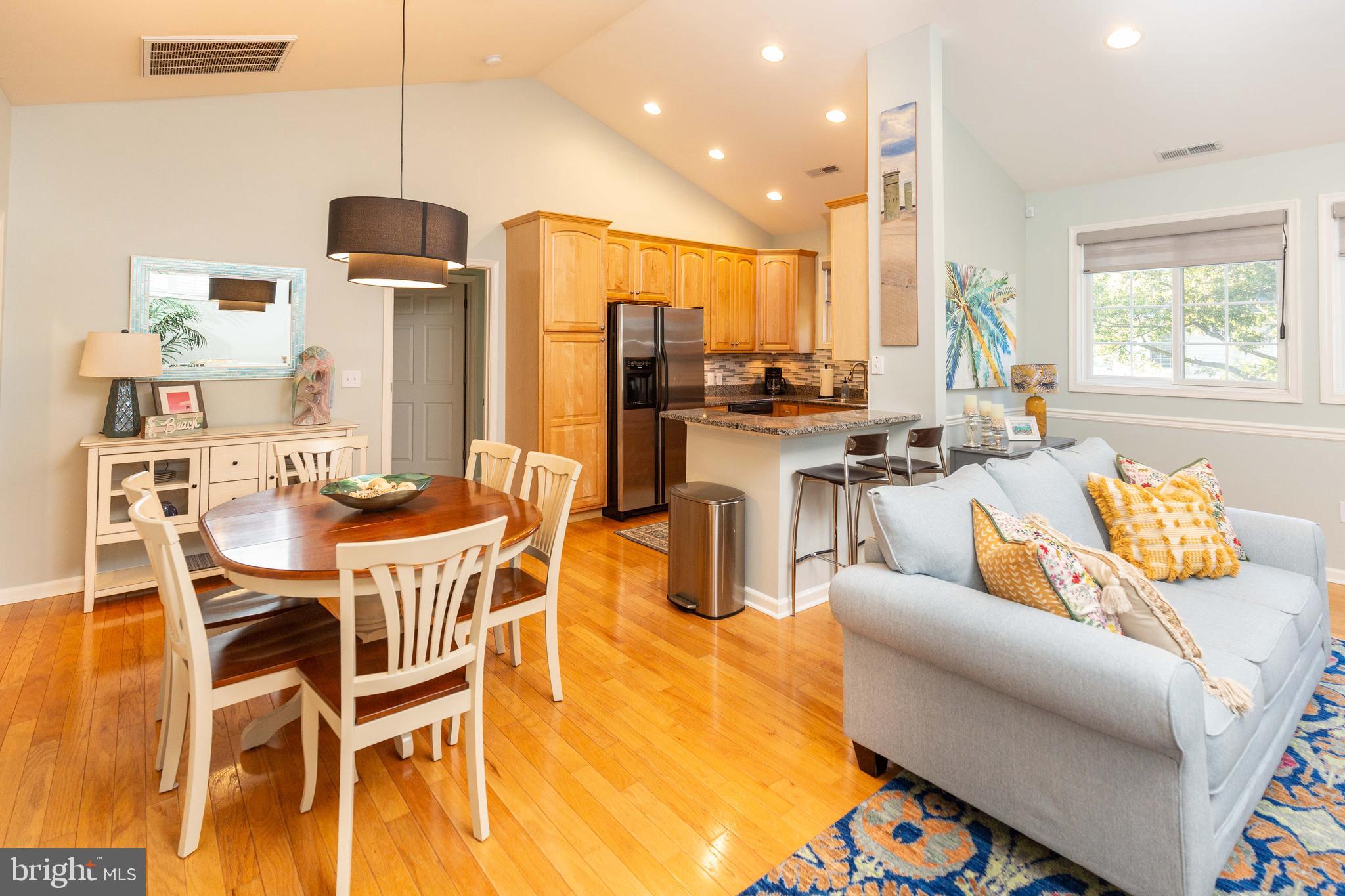 THE TIDES - Residential