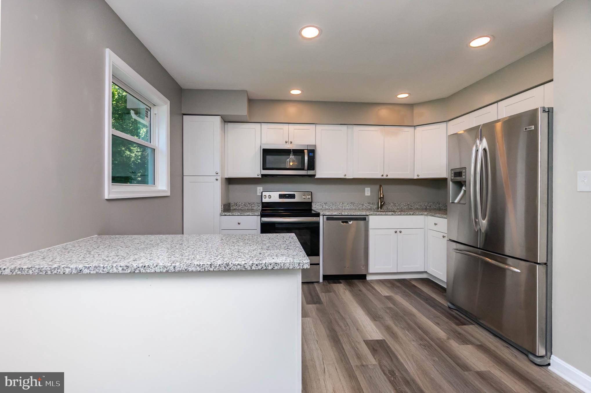 CONSTANT FRIENDSHIP - Residential Lease