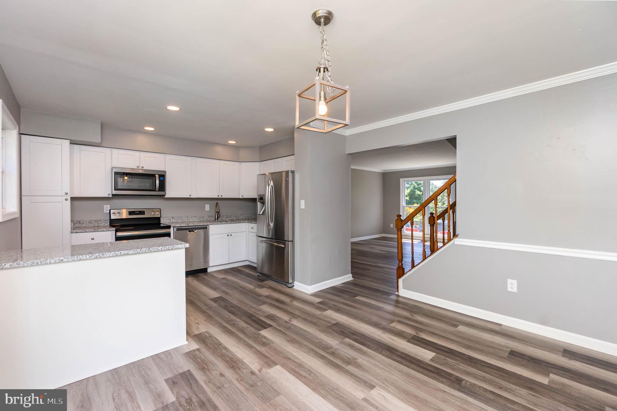 CONSTANT FRIENDSHIP - Residential Lease