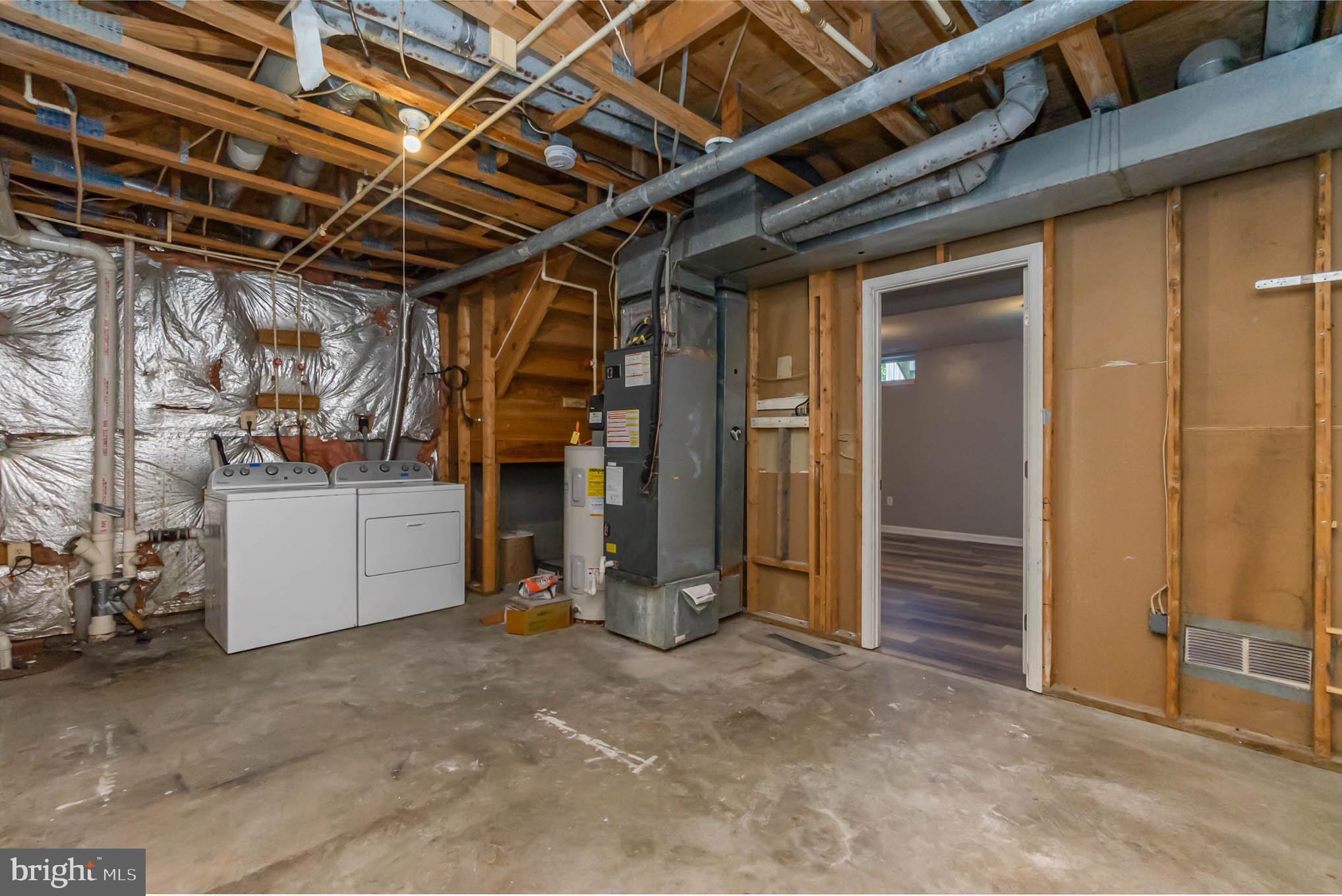 CONSTANT FRIENDSHIP - Residential Lease