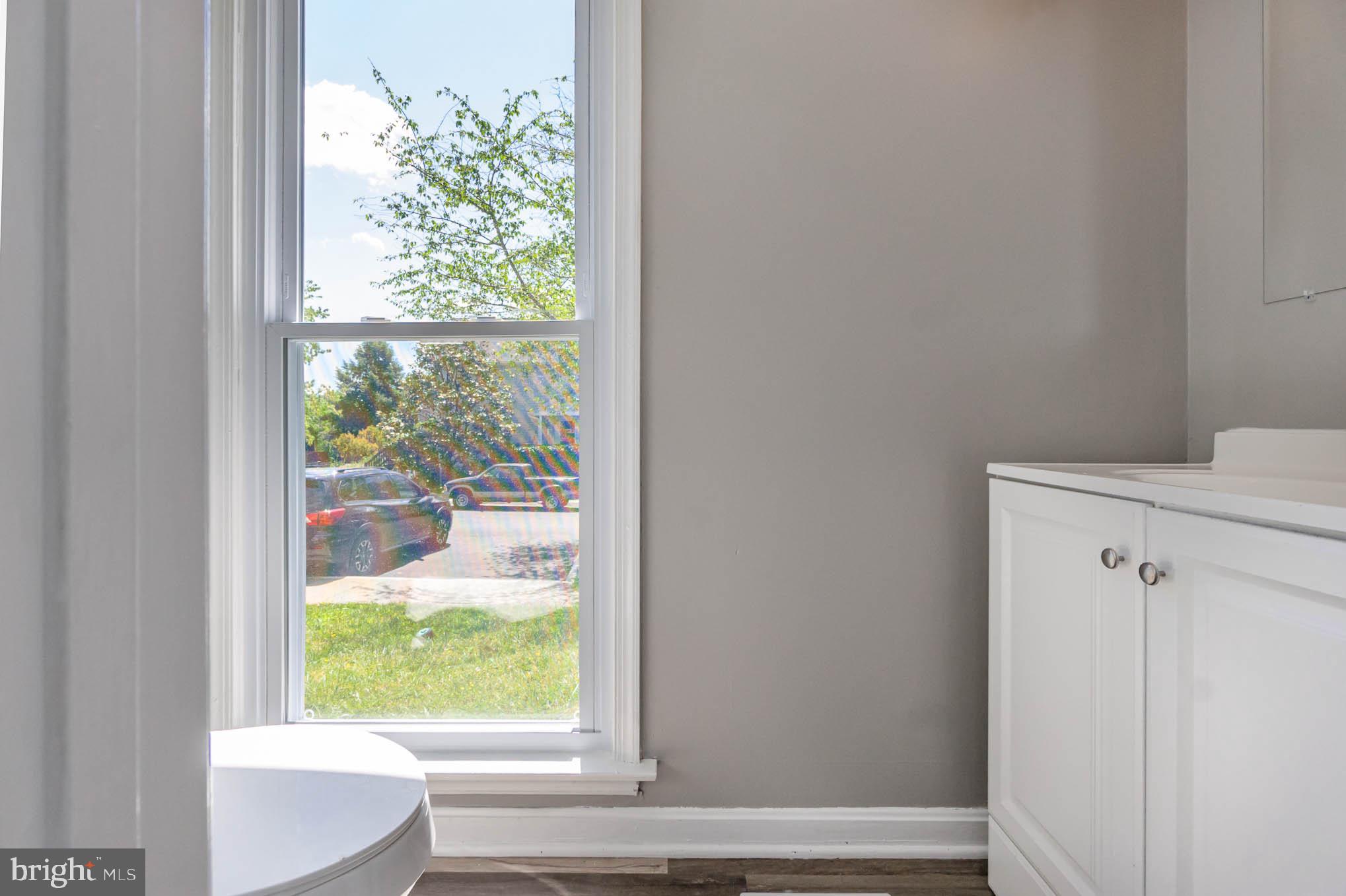 CONSTANT FRIENDSHIP - Residential Lease